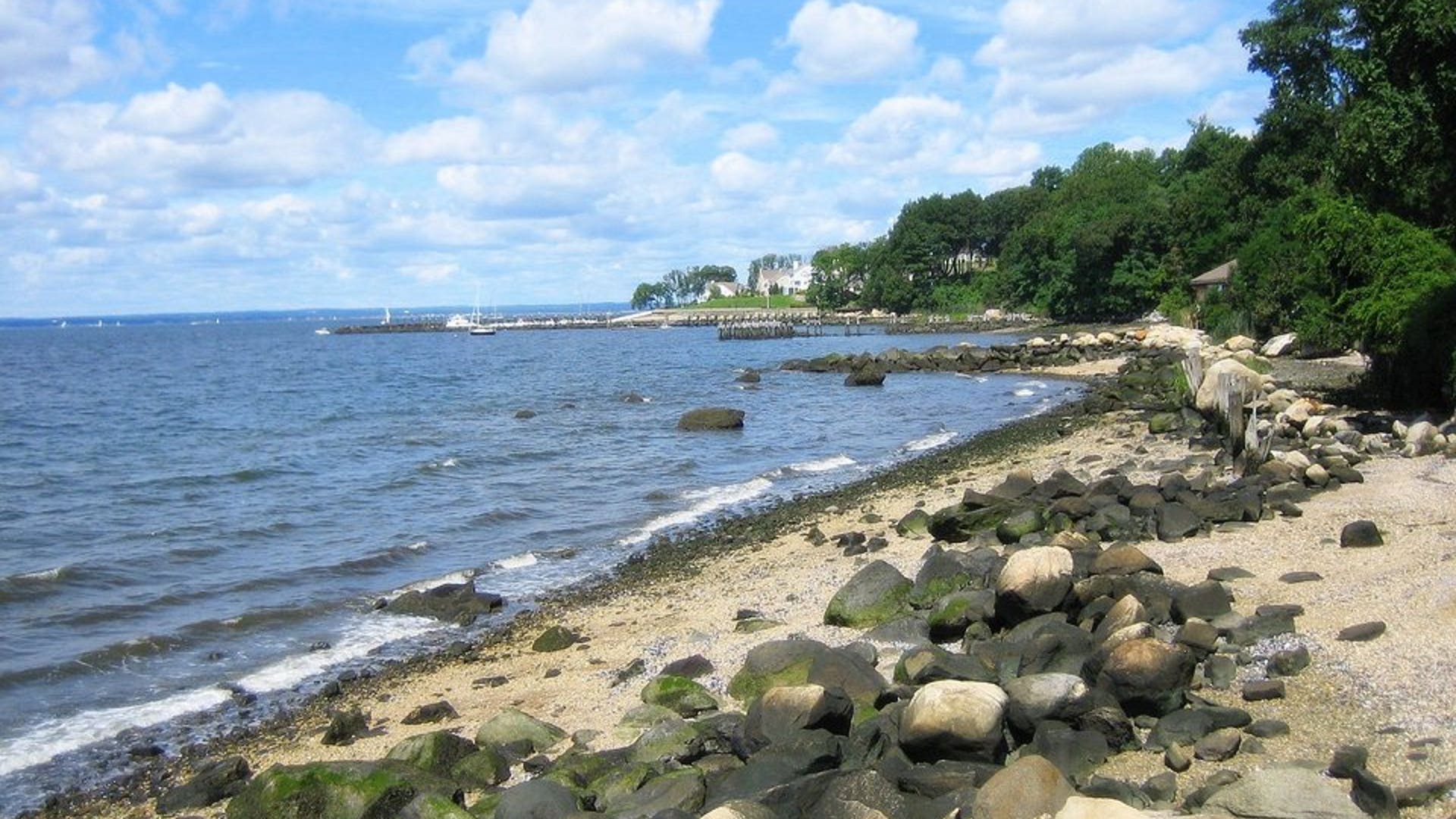 Glen_Cove_Photo_1__wikipedia_