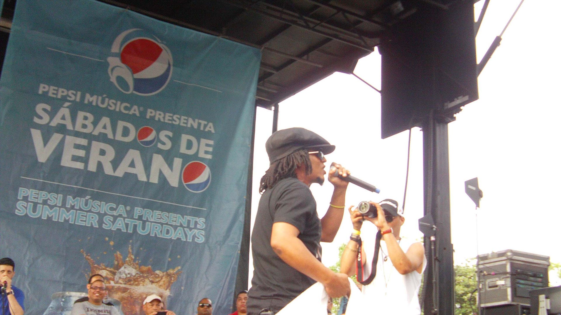 Tego Calderón Rocks Washington Heights | Fox News