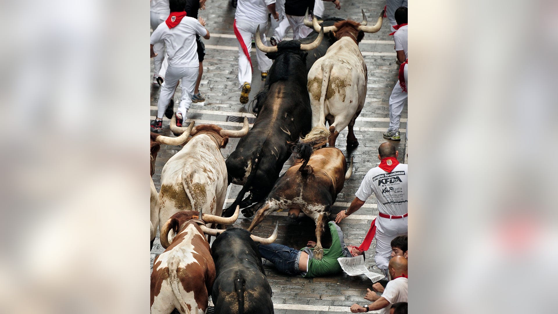 Running_of_the_bulls_12