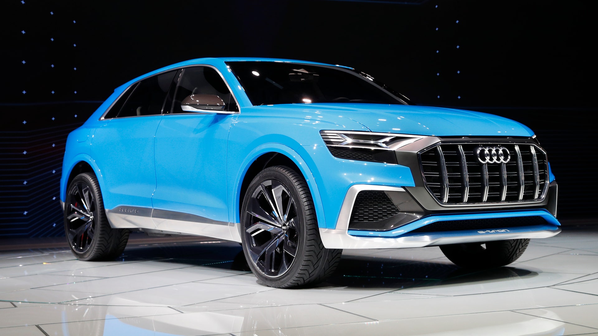 N 2017. Audi q8 e-tron. Audi q8 Concept. Авто 2018 года. Машины новые 2018.