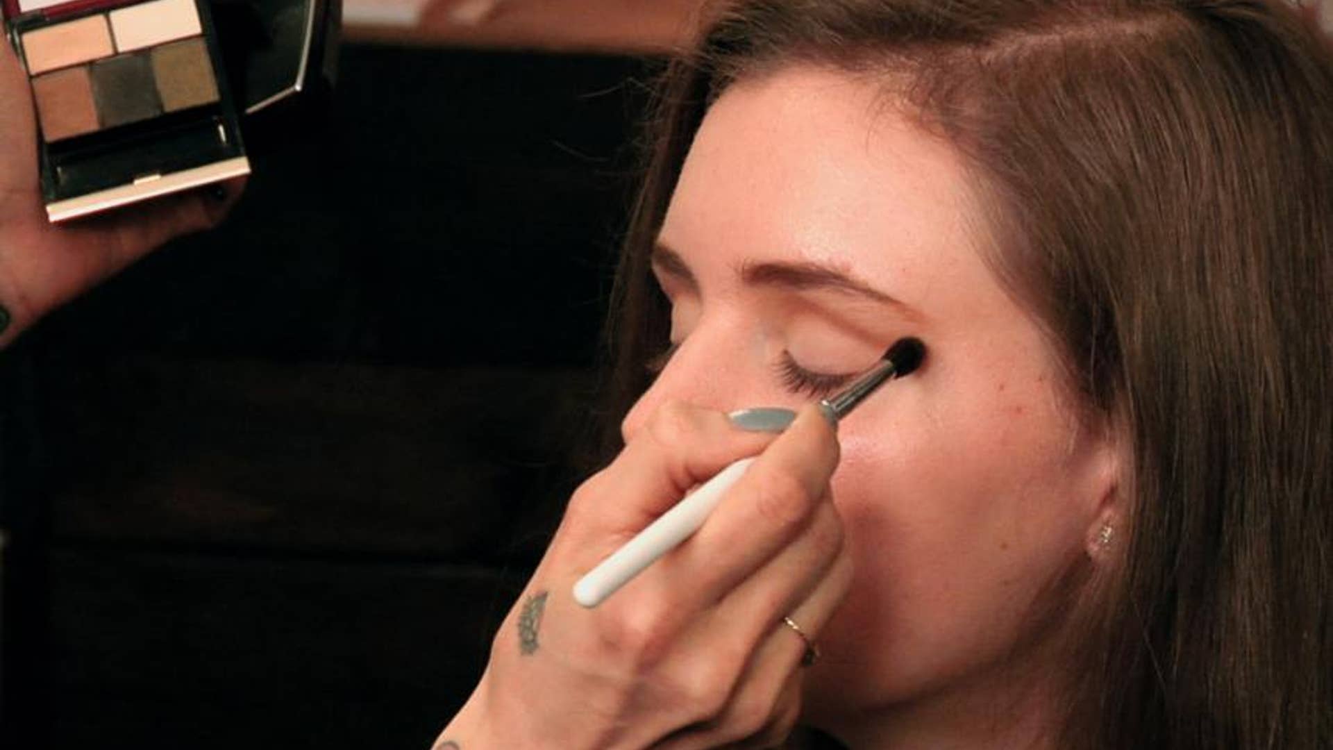 Step 2: Apply Shadow To the Eye Crease