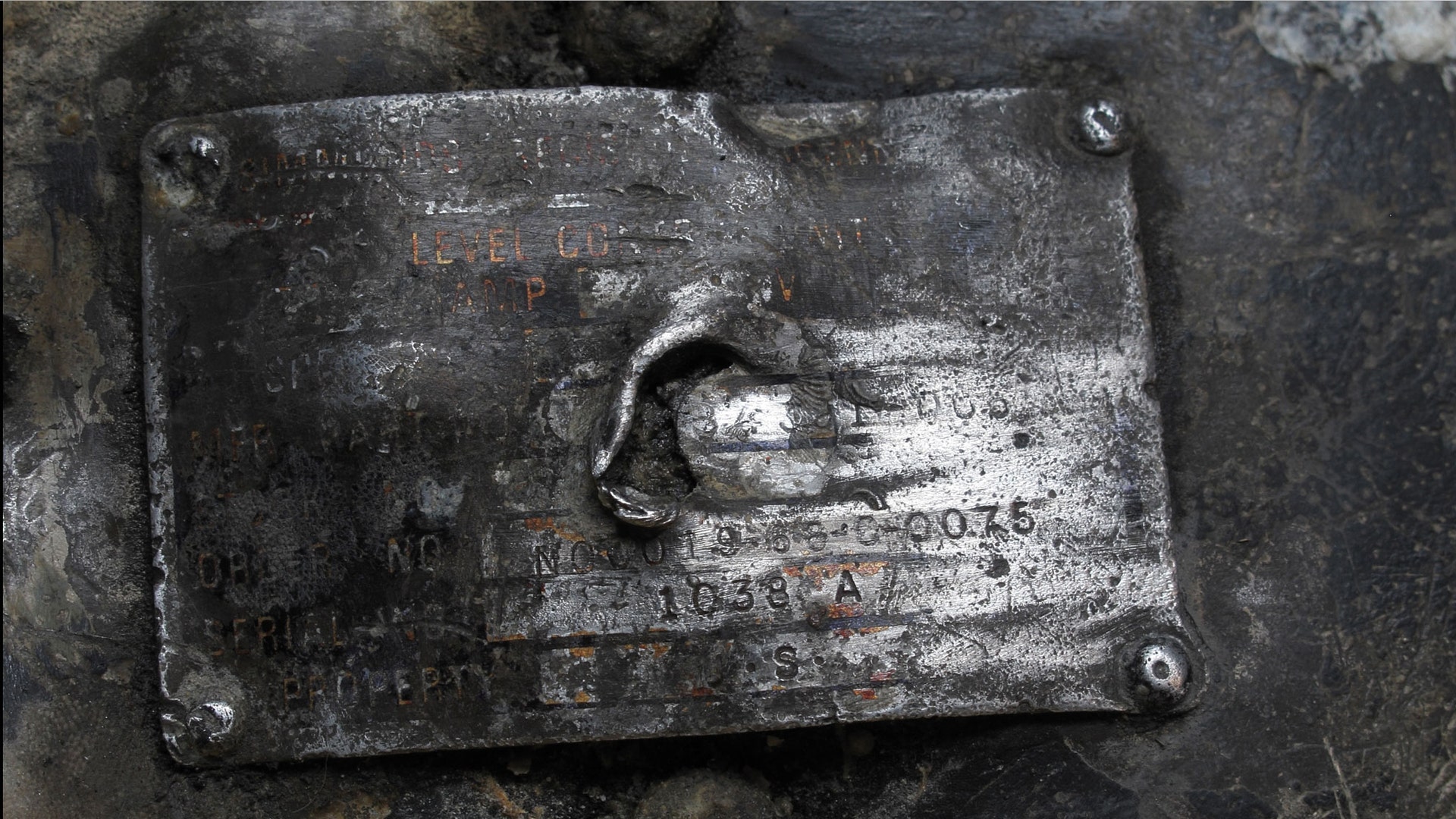 aircraft_data_plate_discovered