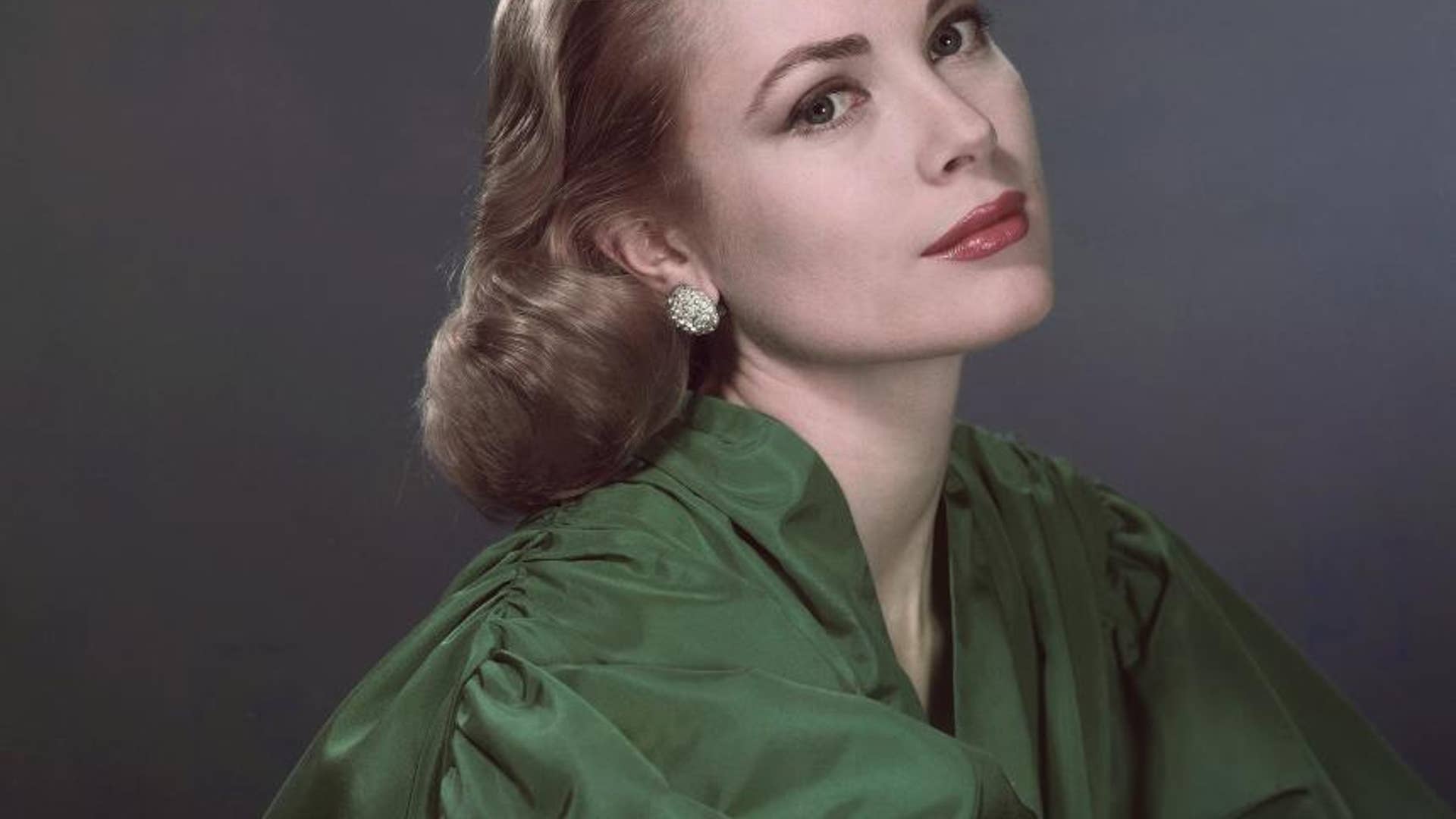 Channel Your Inner Hollywood Starlet