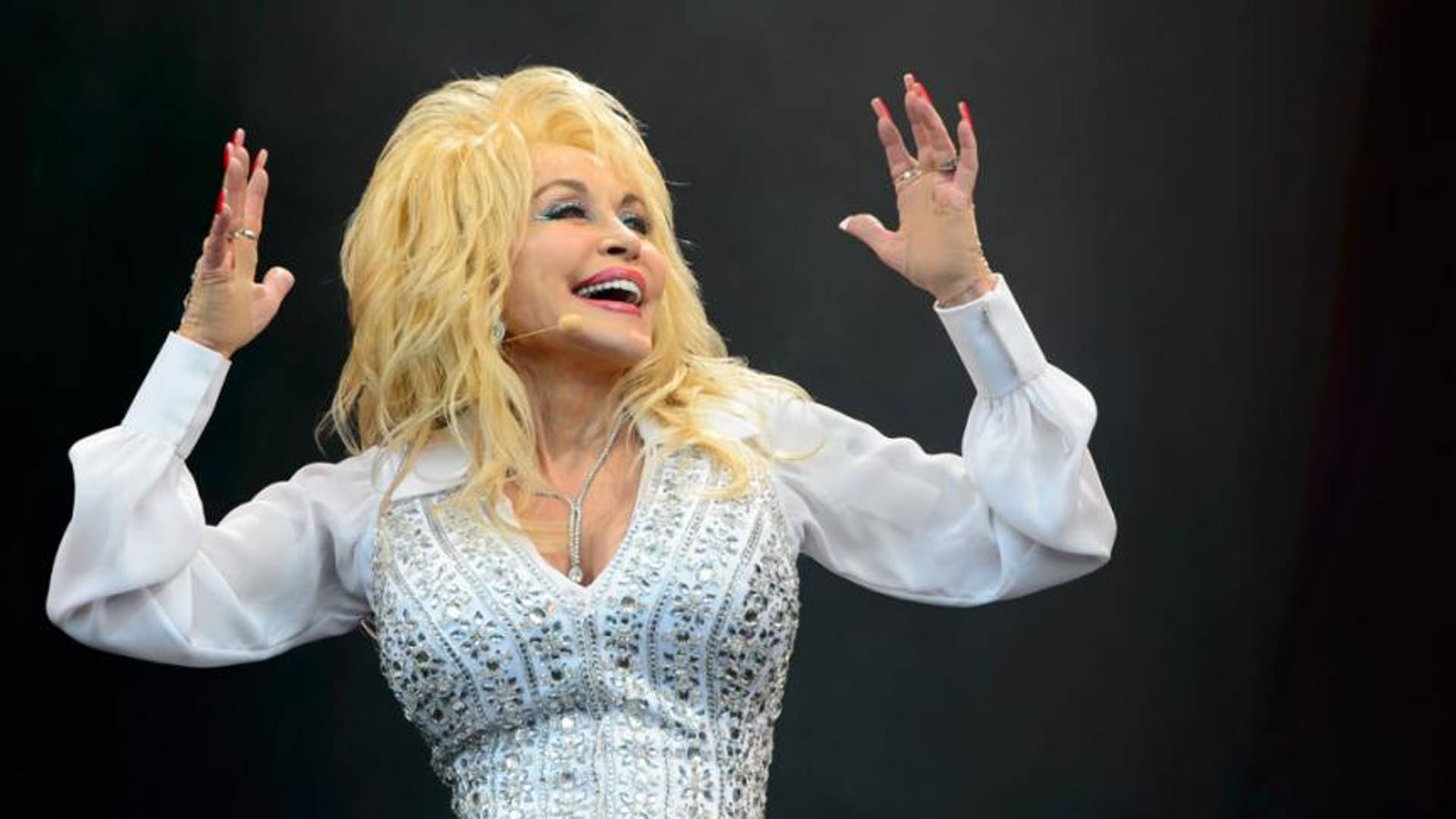 Dolly Parton on Plastic Surgery and Being 'White Trash' | Fox News