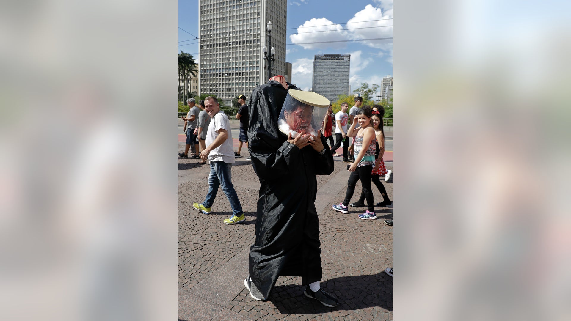 Brazil_Zombie_Walk_Vros__1_