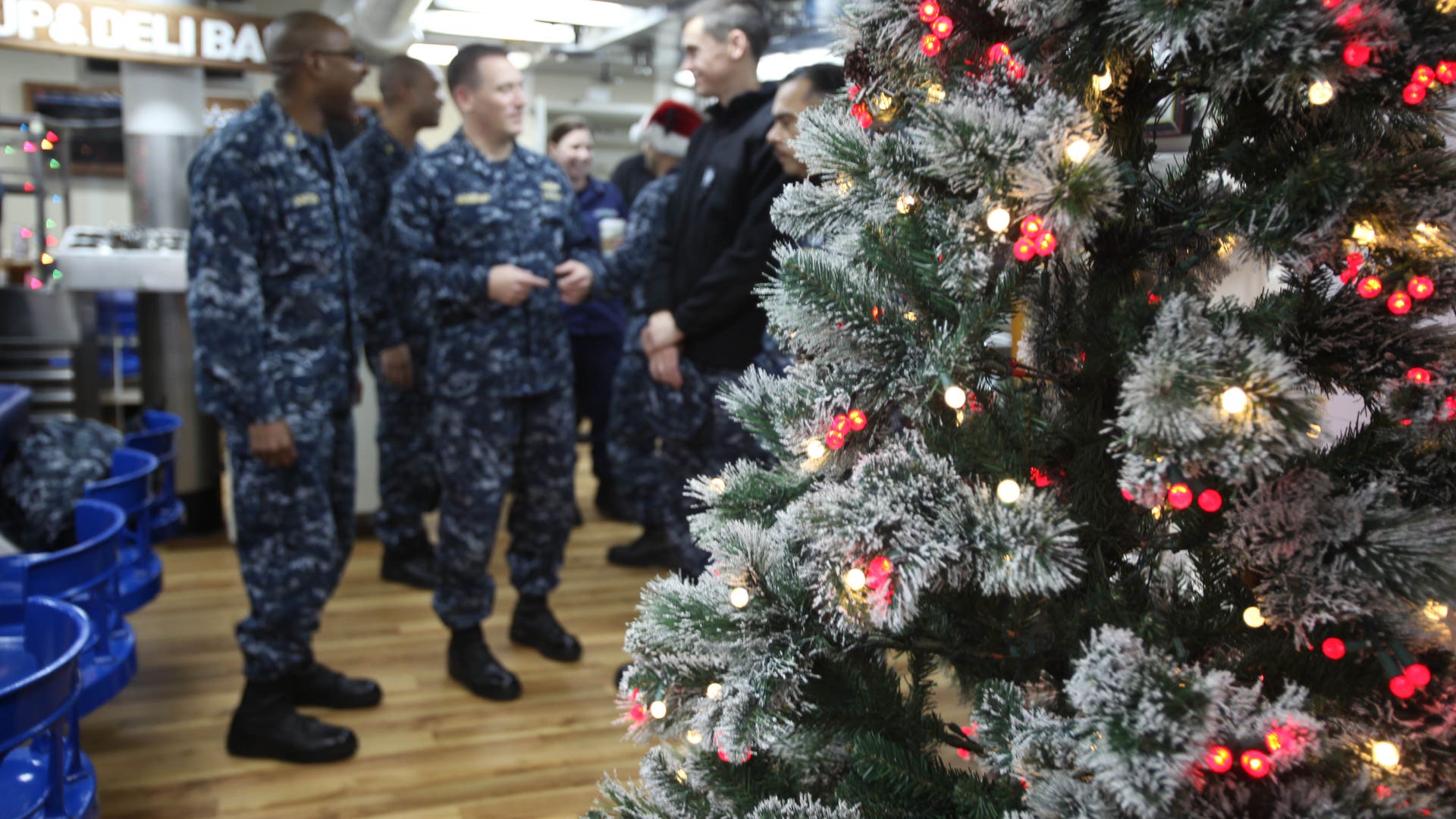 Japan_US_Navy_Christm_Leff