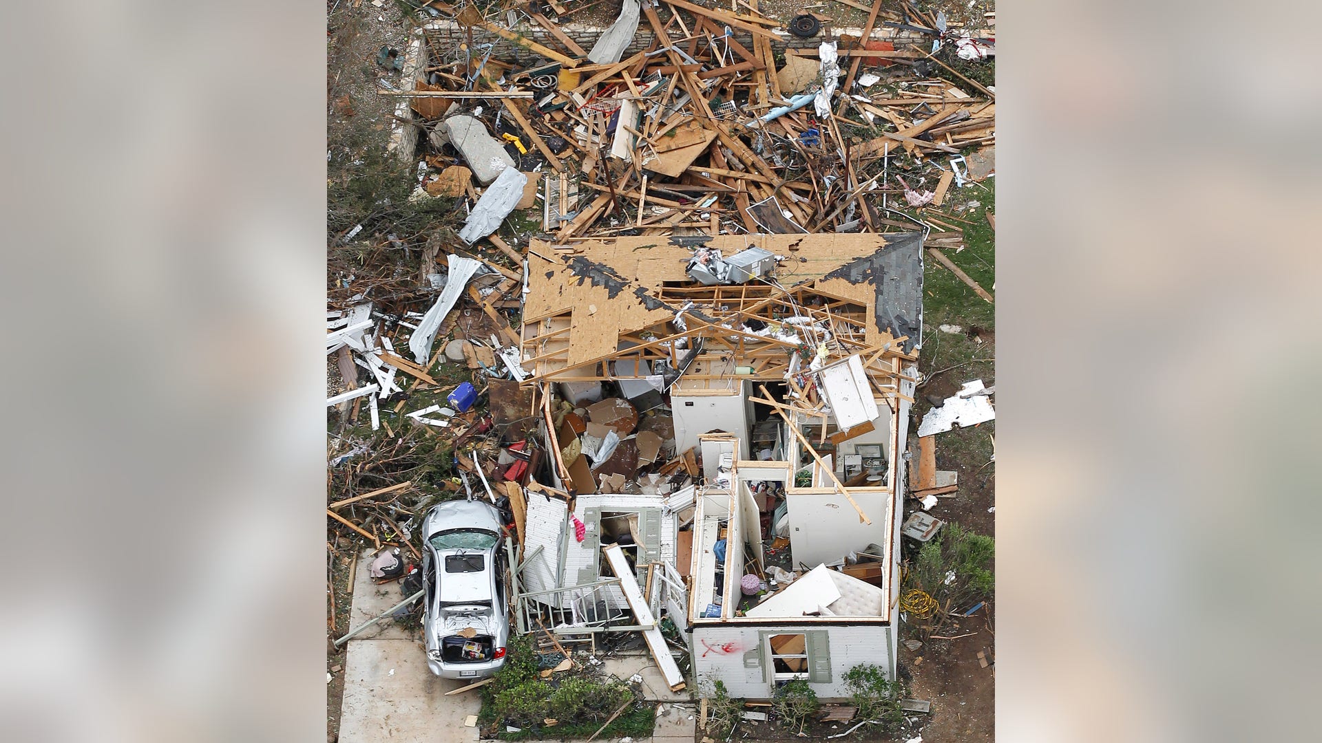 Texas_Storms_Garc_9_