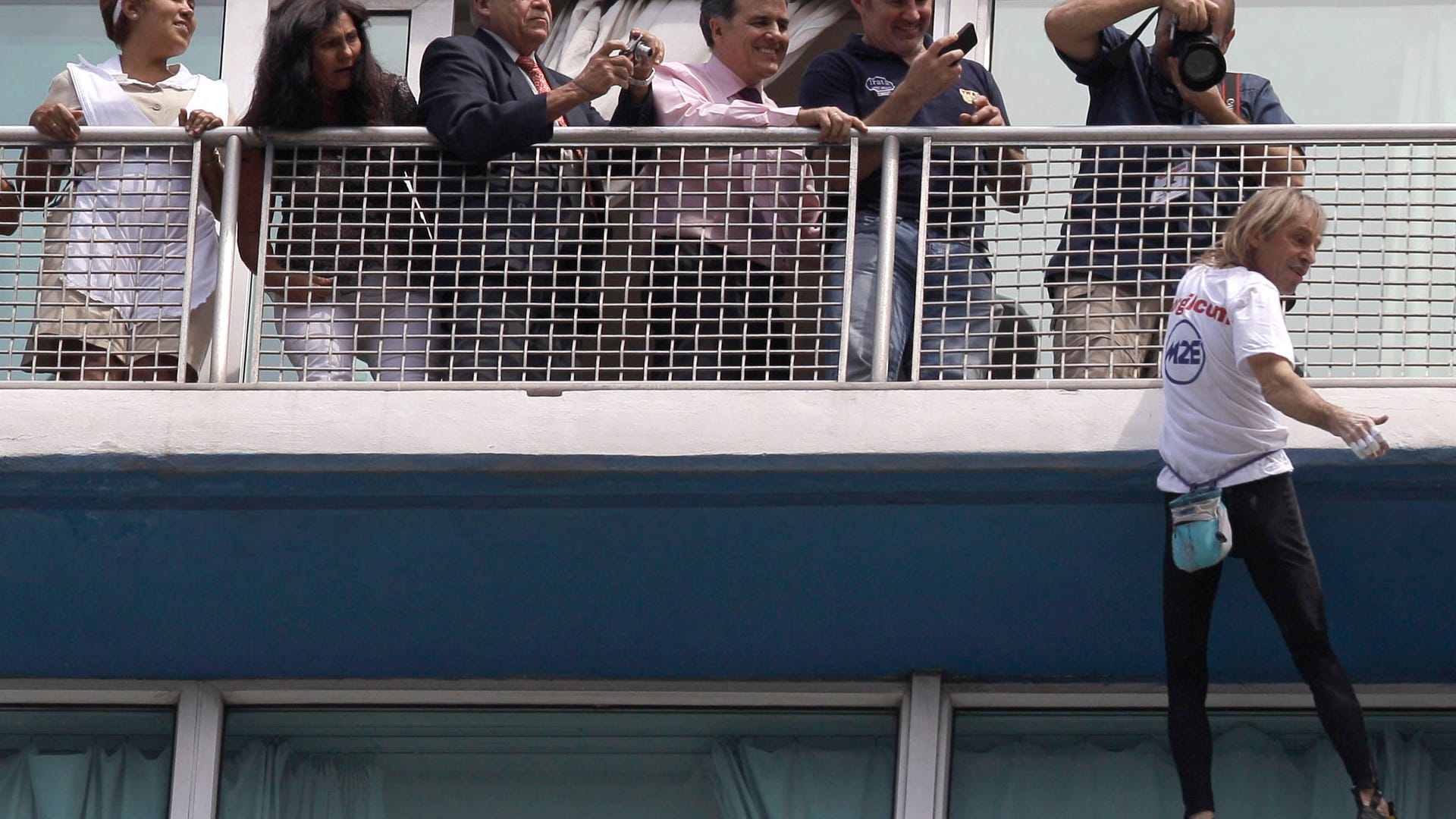 Cuba_Skyscraper_Climber__erika_garcia_foxnewslatino_com_6