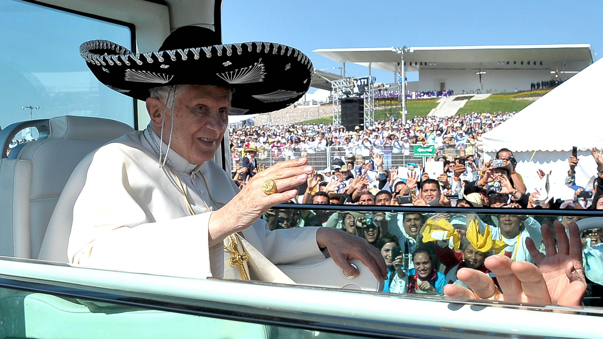 Mexico_Pope_Vros