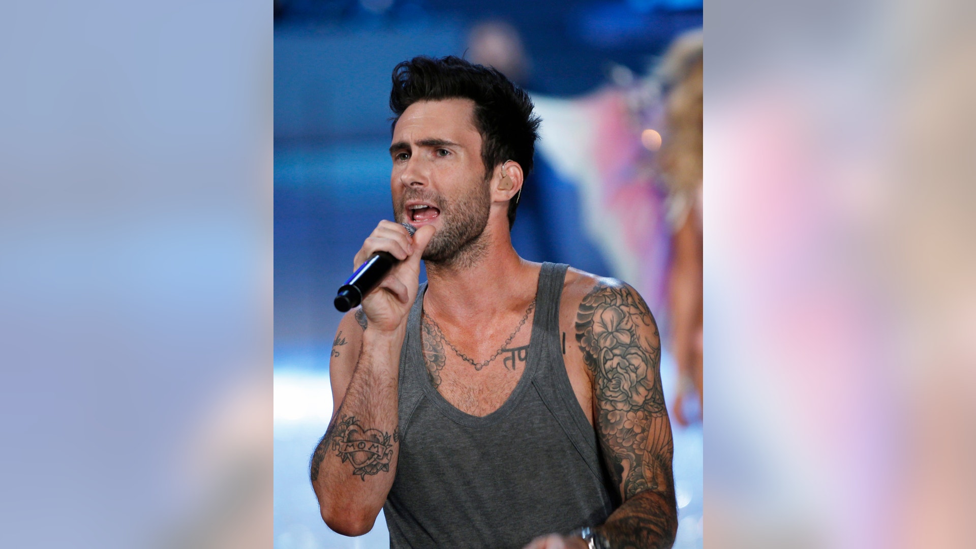 adam_levine_sexiest_celebs