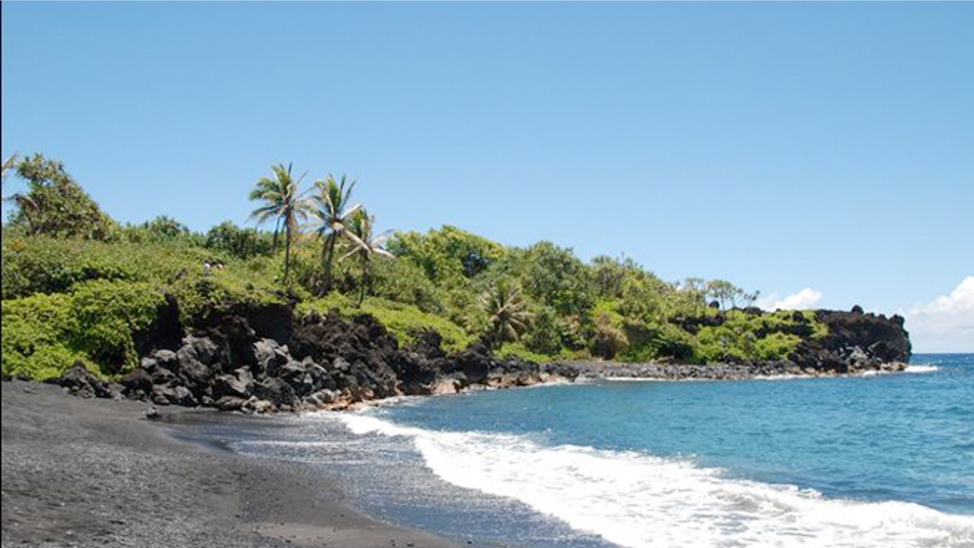 beaches_WaianapanapaStatePark