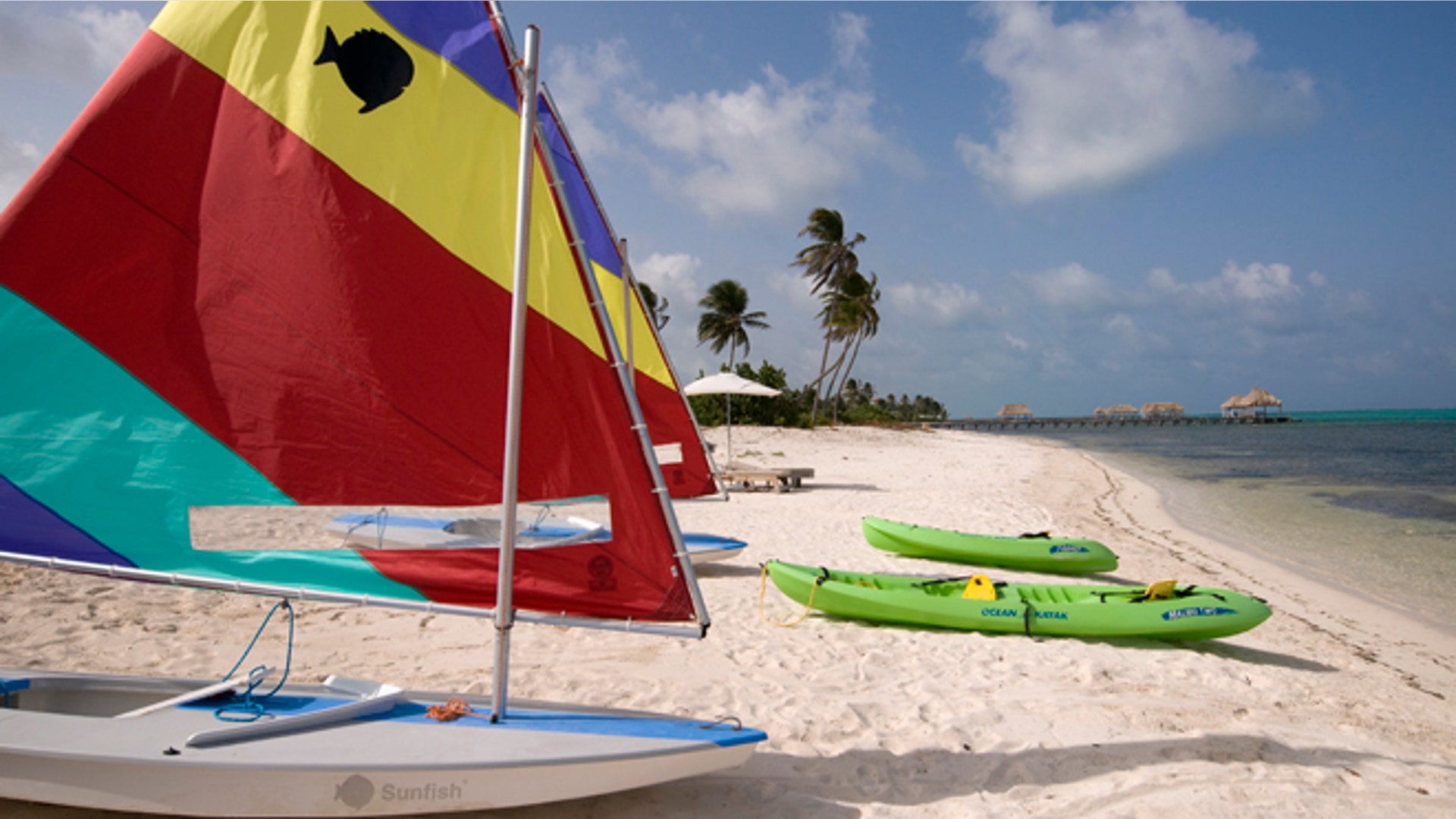belize_beachboats