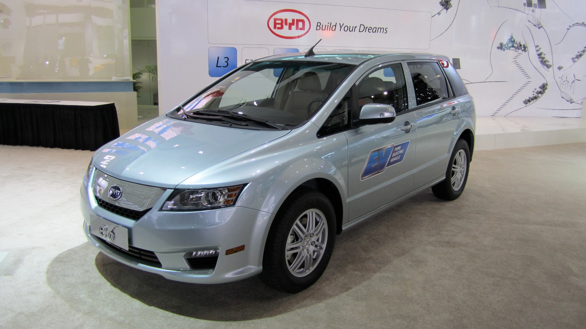 BYD E6