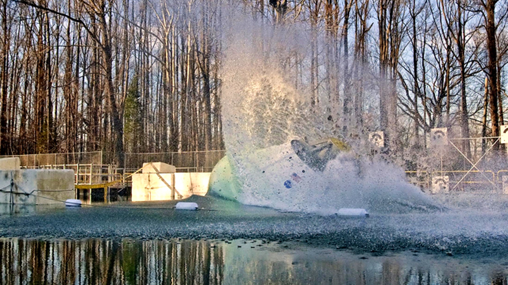 Orion spaceship drop test Dec 13, 2011