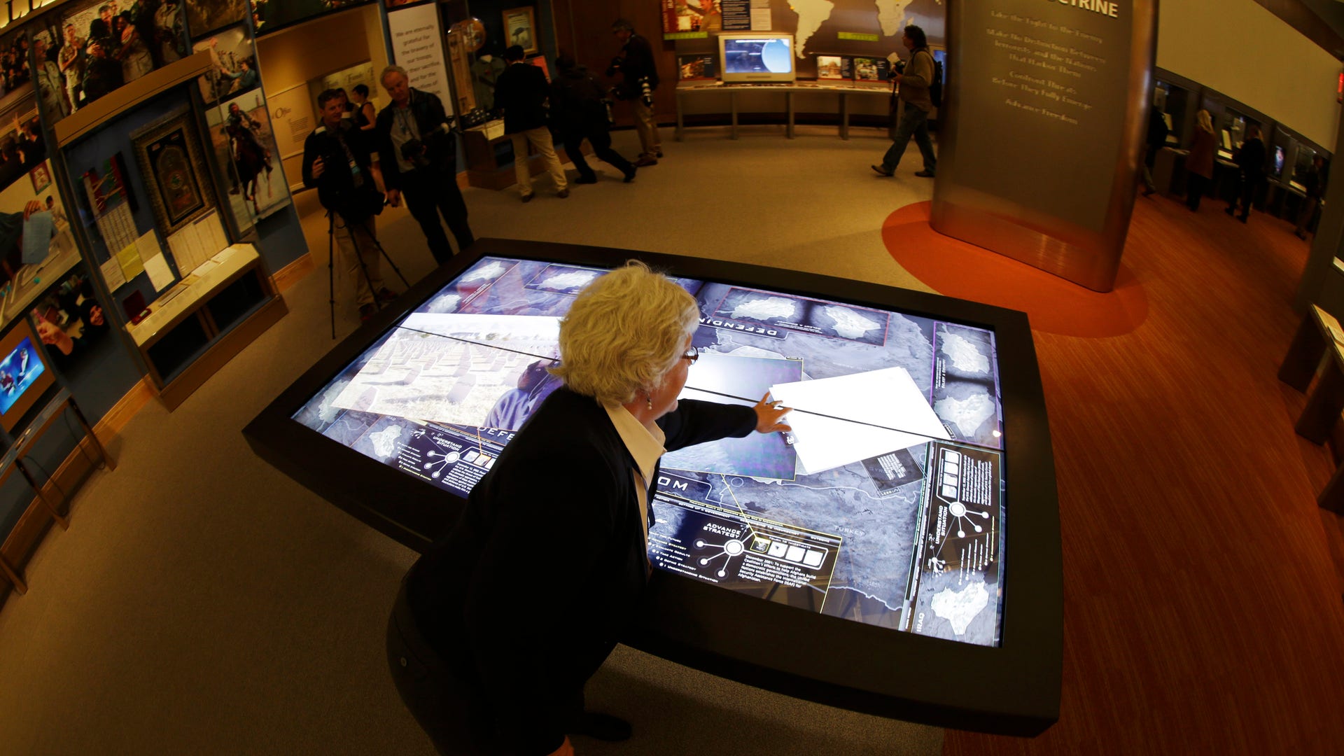 Bush_Library_Garc_16_