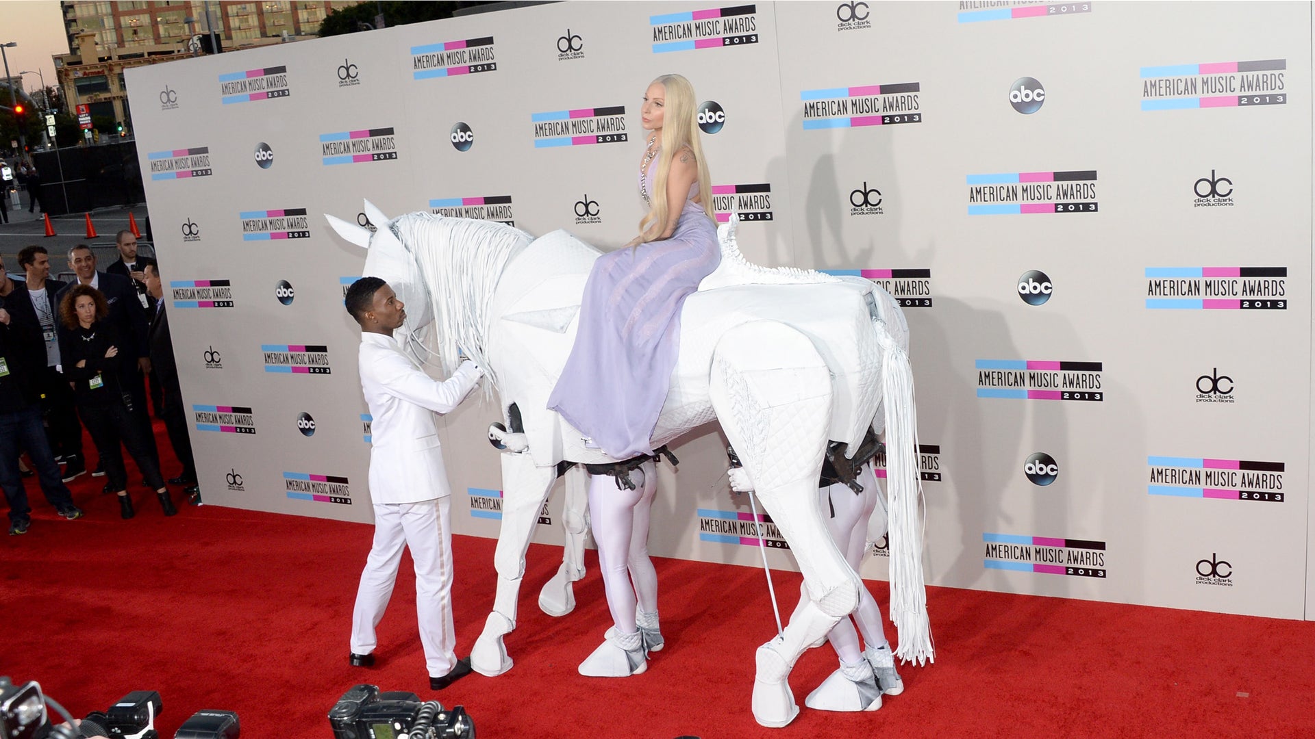 Lady_Gaga_AMA_Red_Carpet