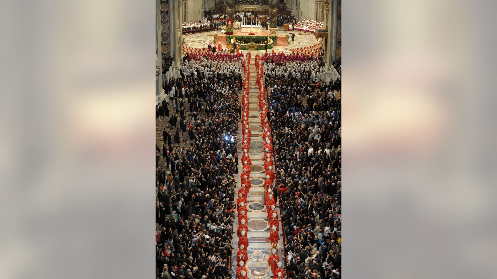 Vatican_Pope_Hein_10_
