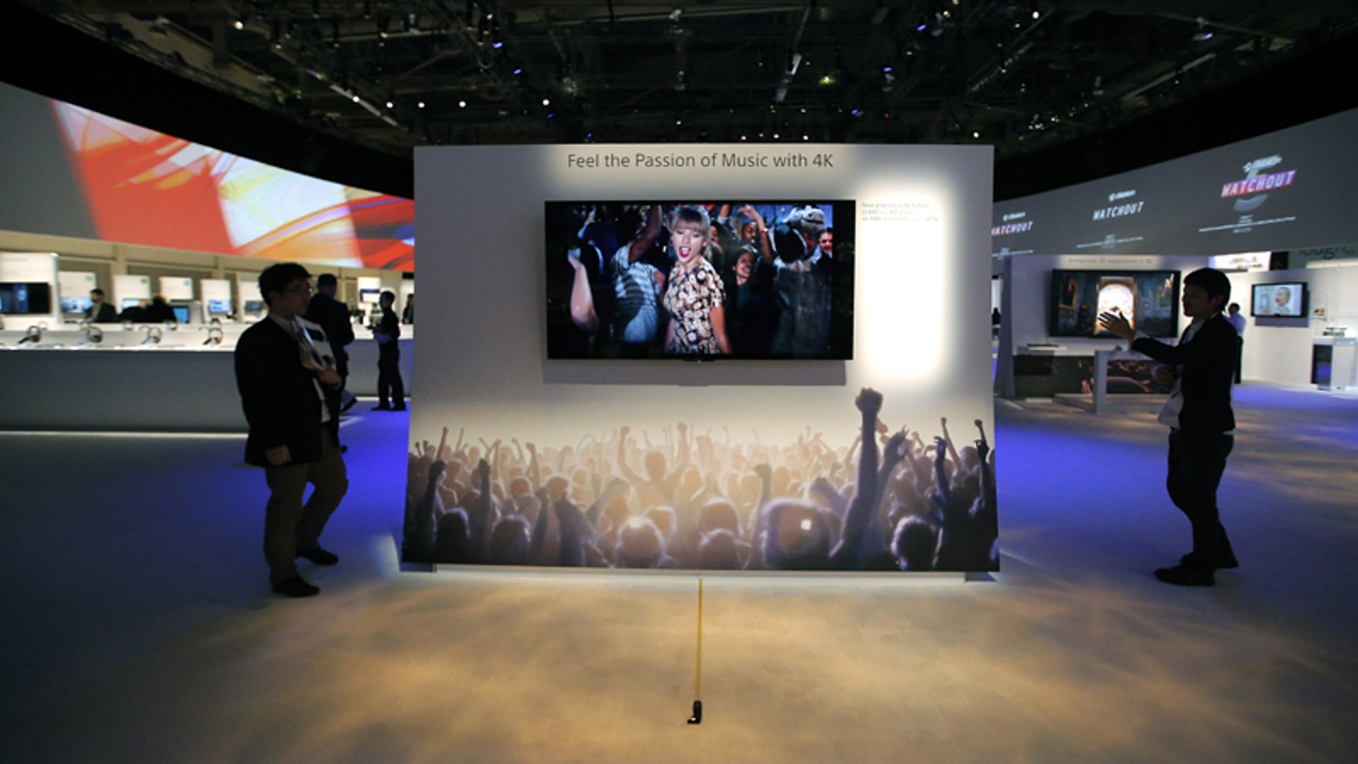 ces_sony_tv_booth