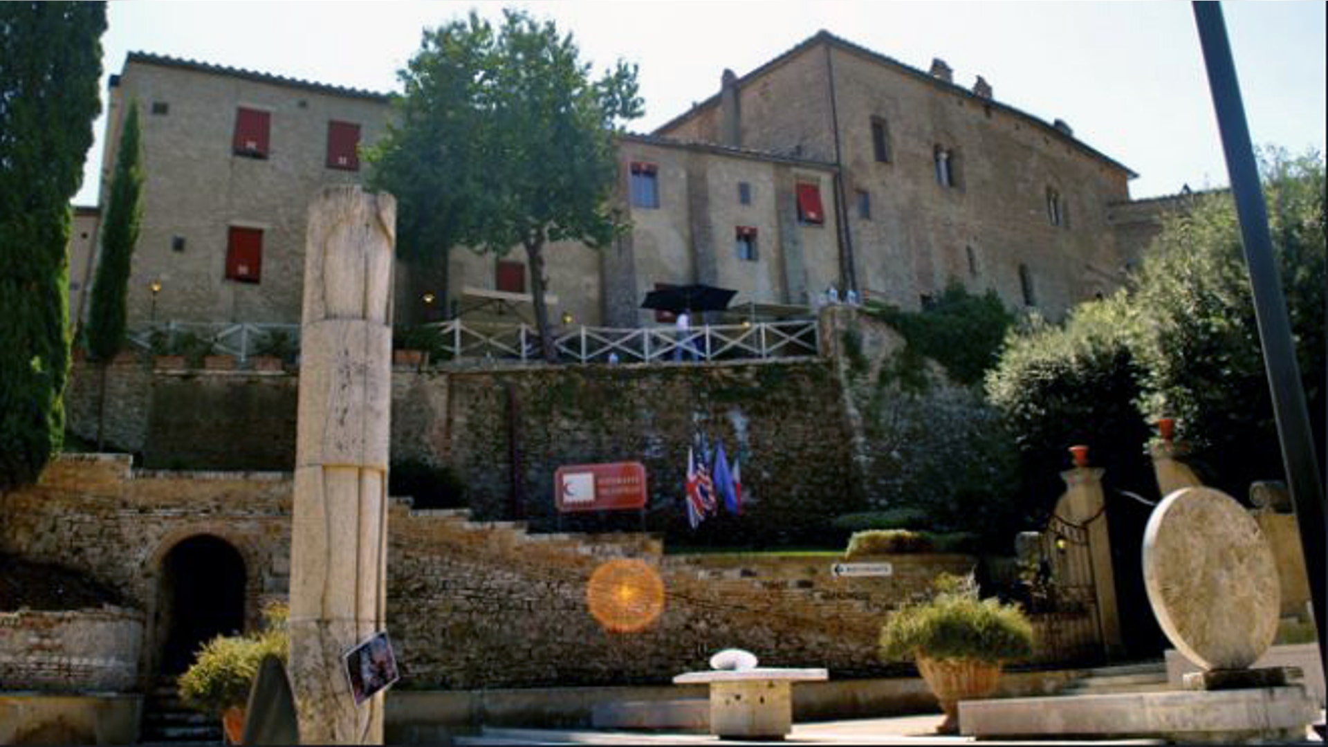 castle_at_La_Locanda