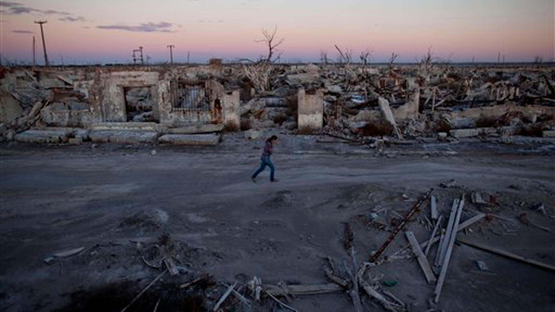 Argentina_ghost_town_5