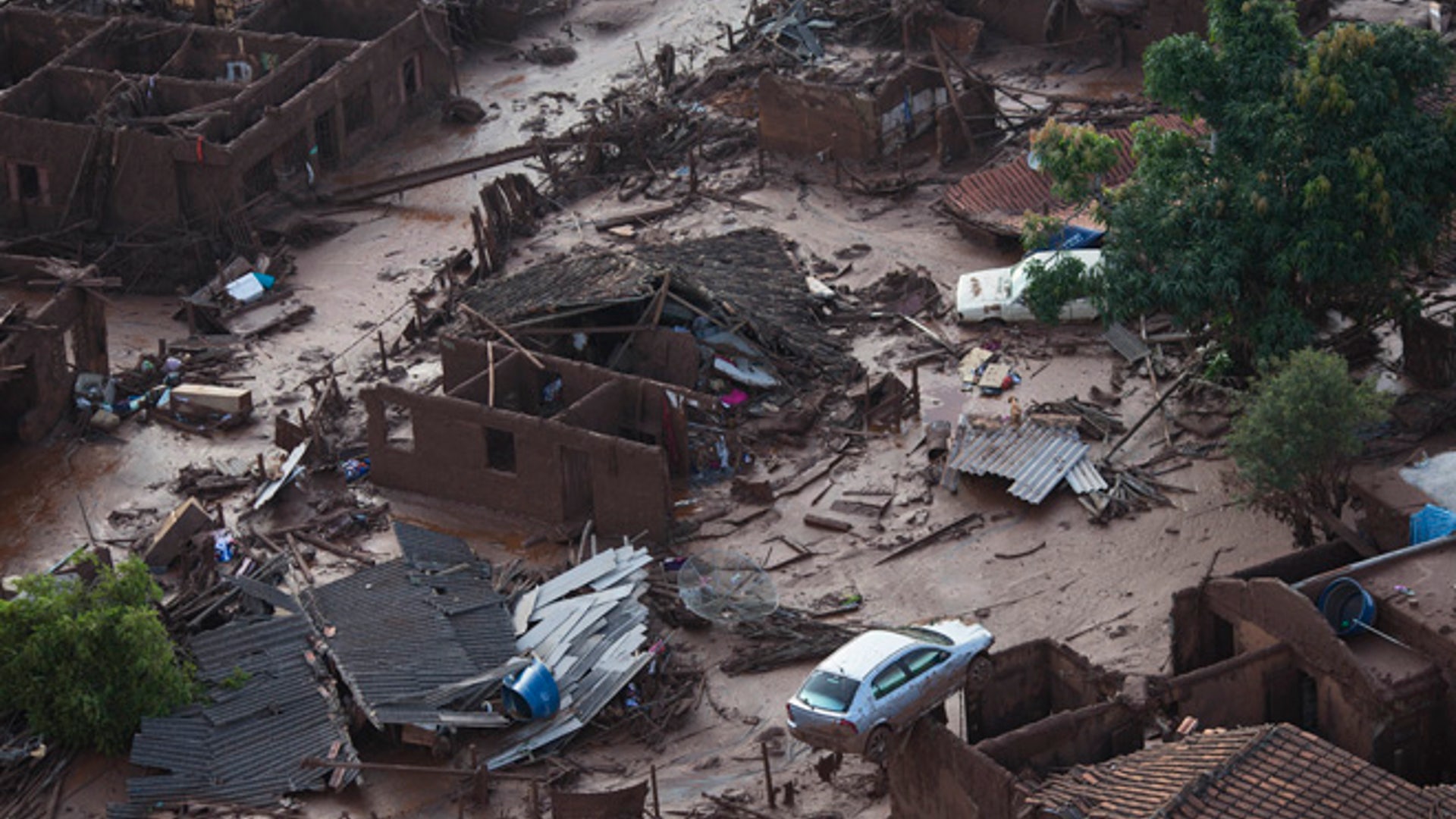 Brazil_Dam_Bursts_13
