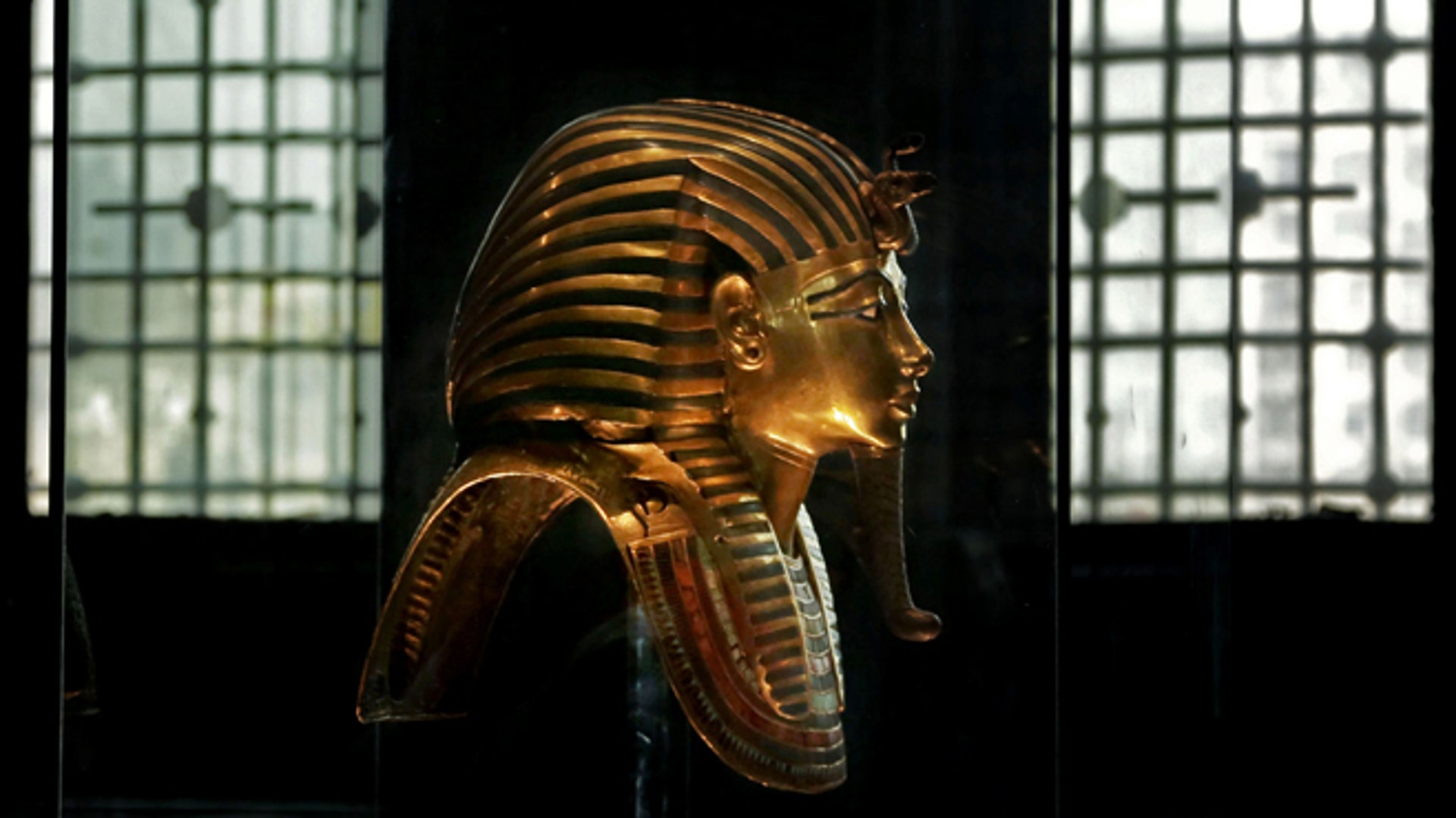 Фараон автор. И по этому его называют Тутанхамон.