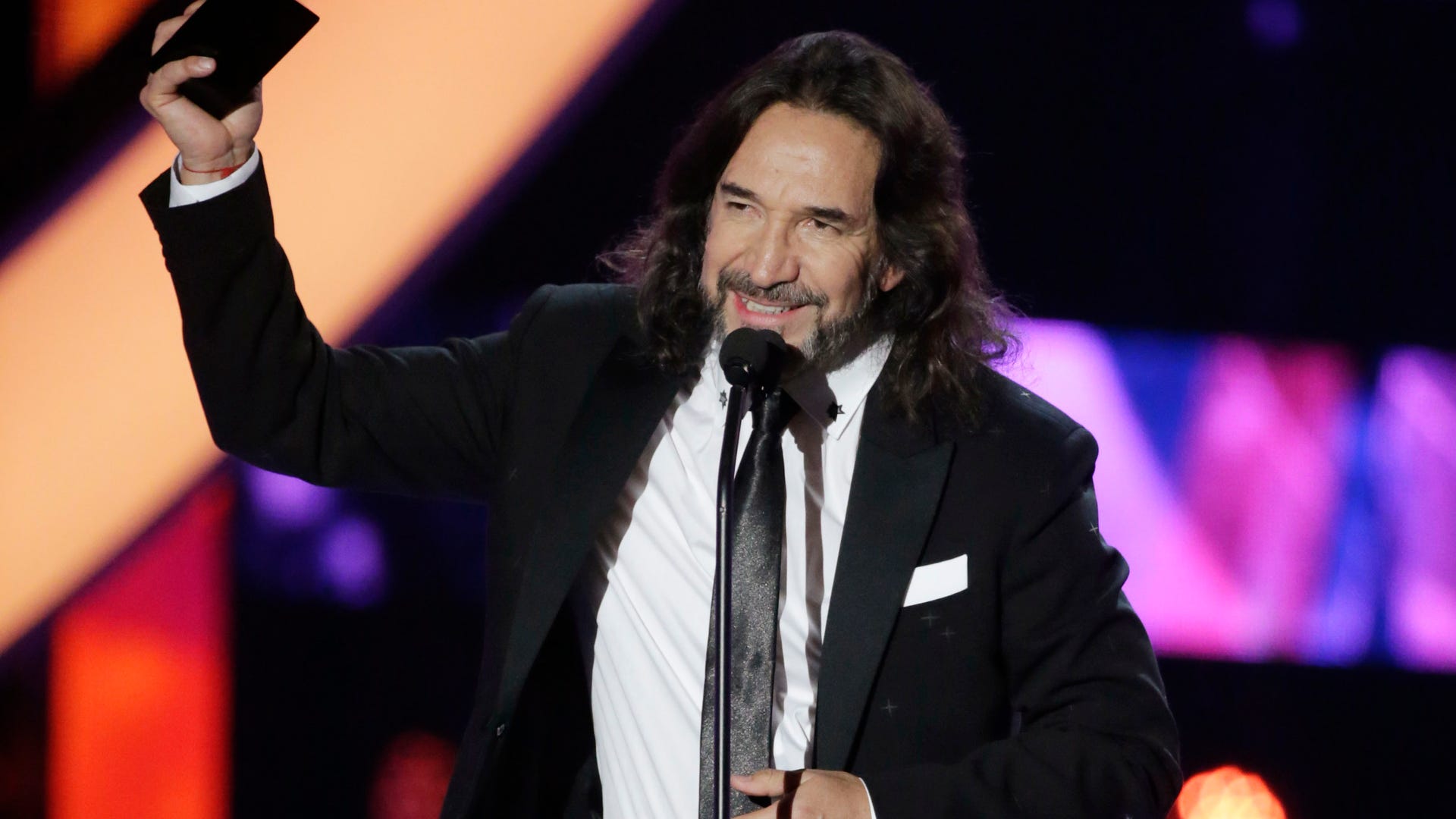 Latin_Billboard_Award_Vros__2_