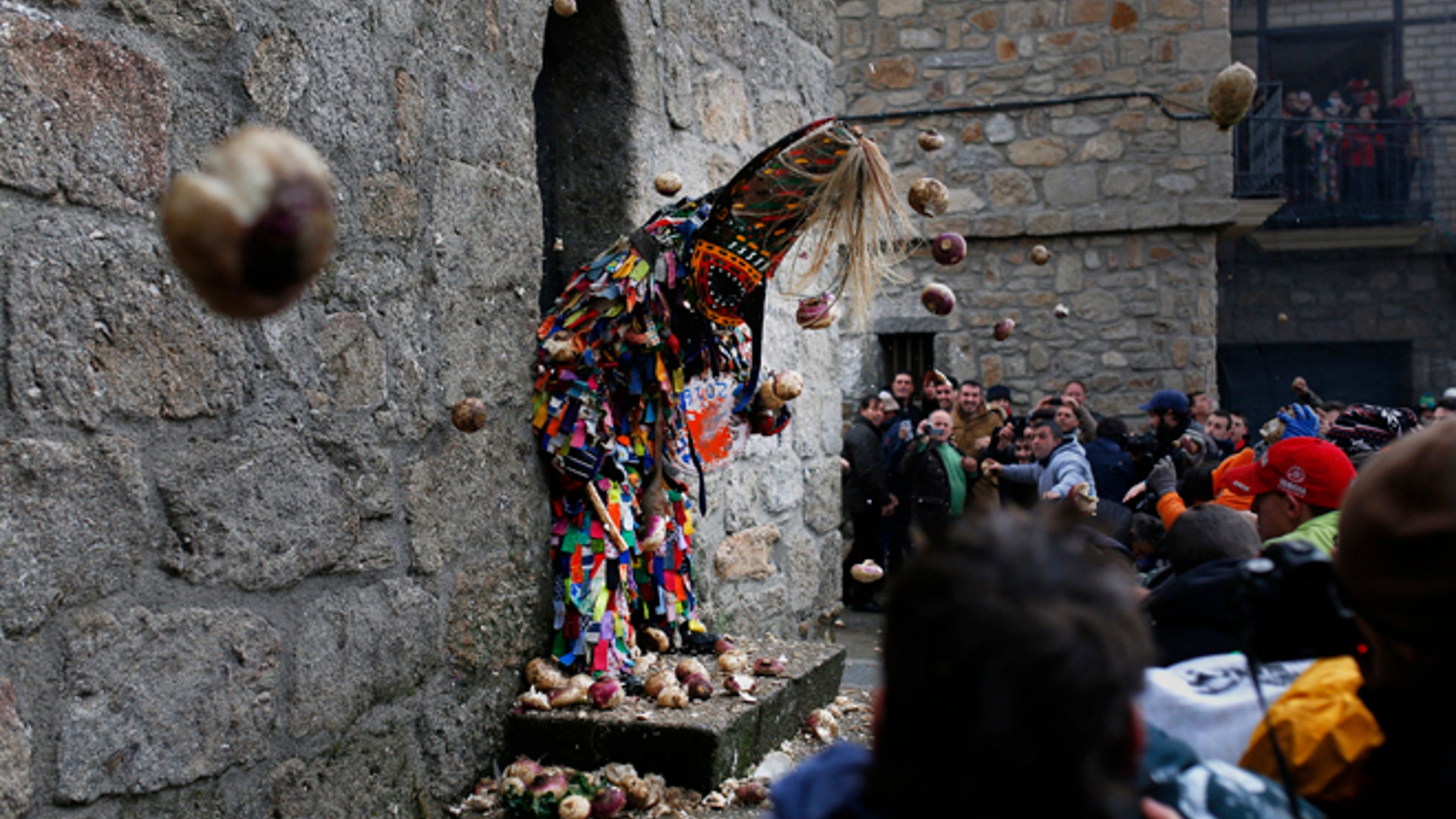 spain_turnip_throwing__1_