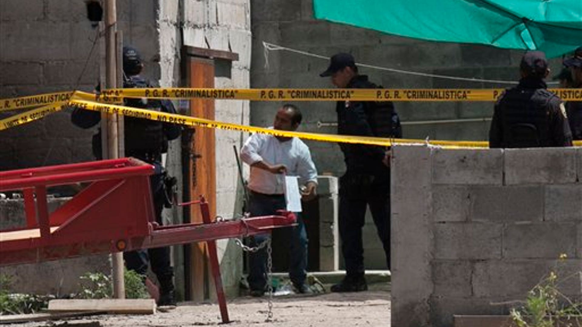 checking_house_where_escape_happened