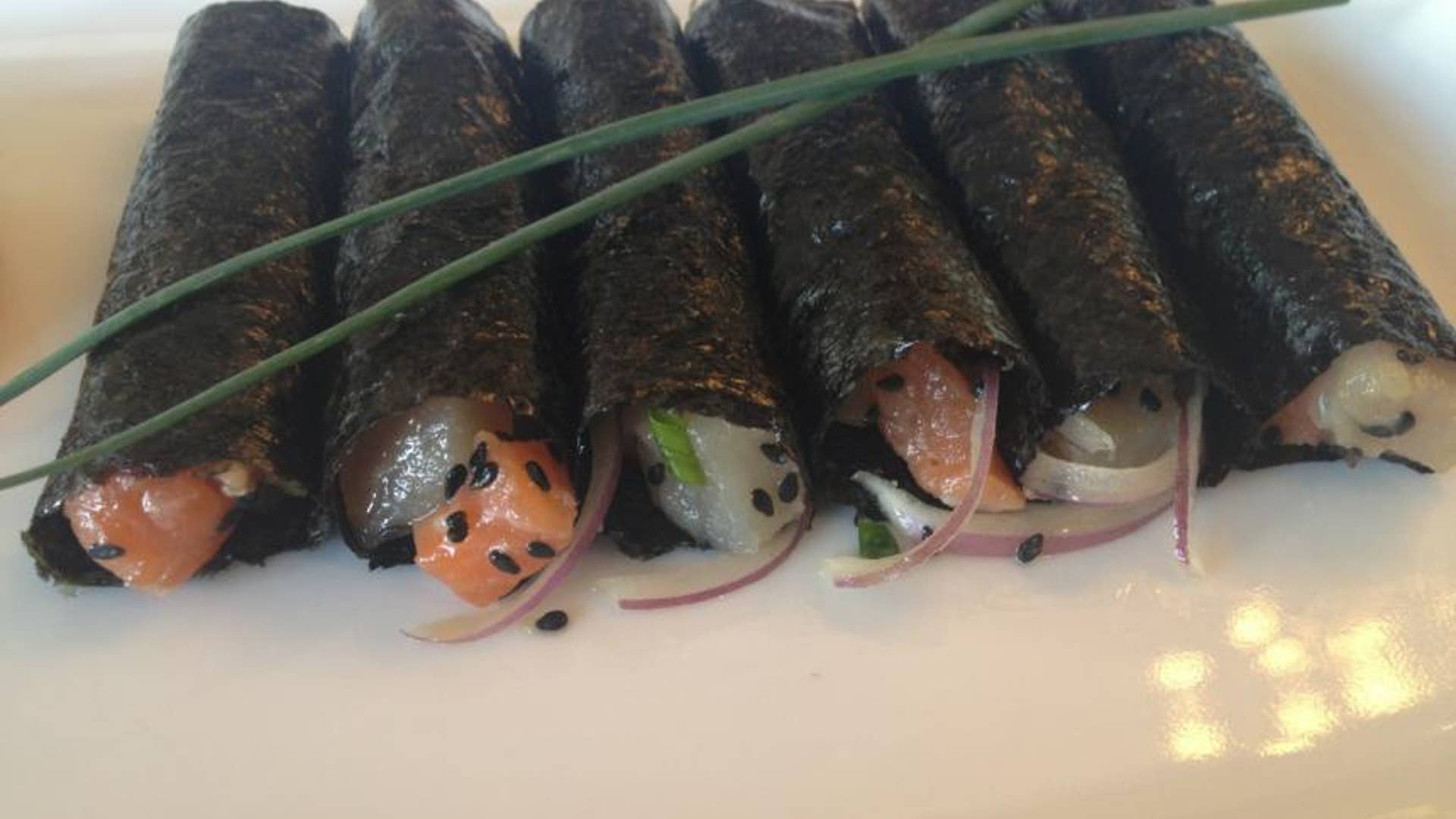 Tuna Poke with Seaweed Wraps