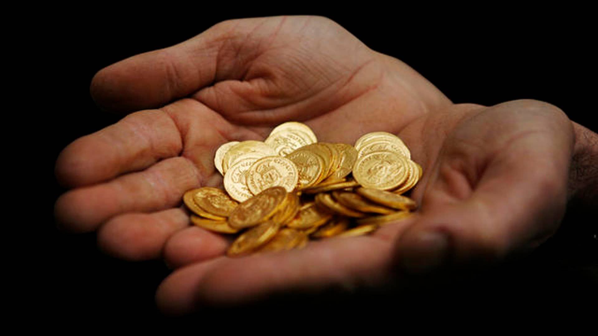Горсть золотых монет