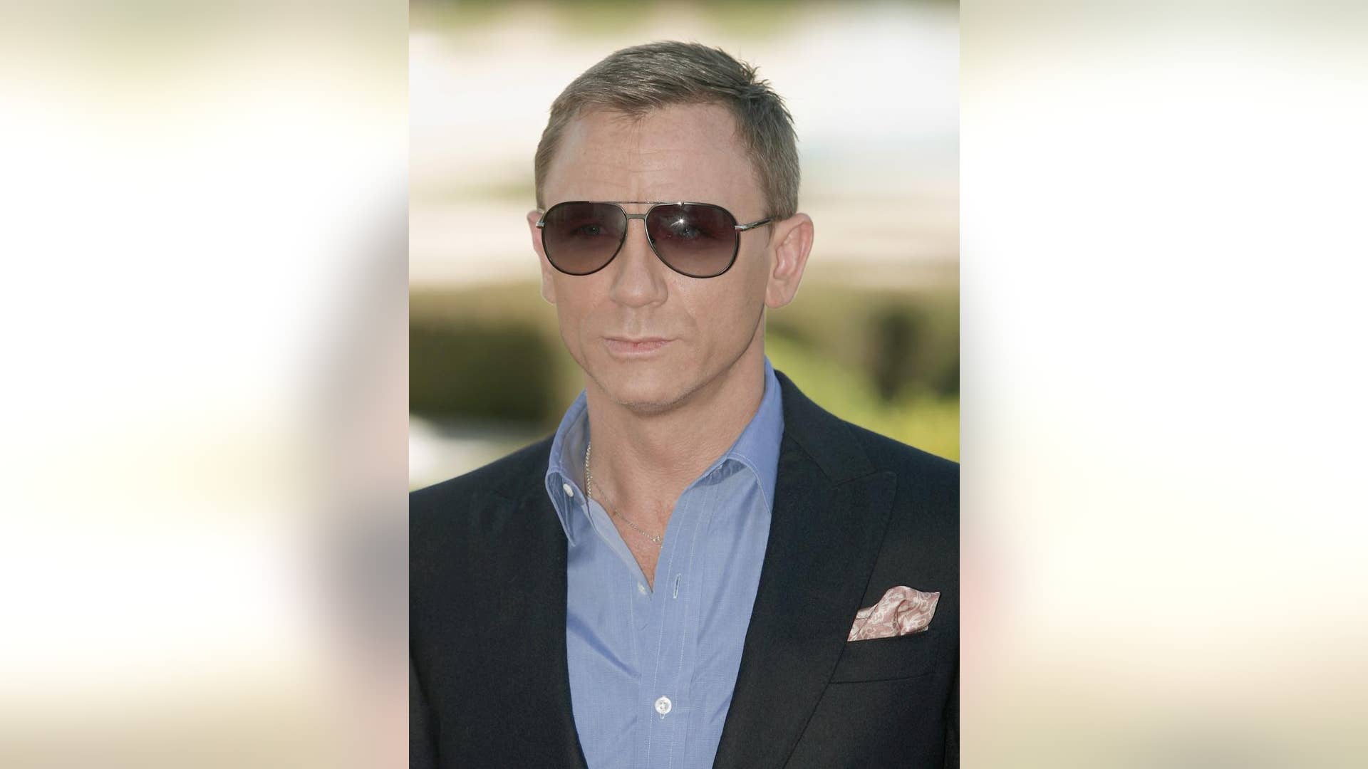 Daniel Craig