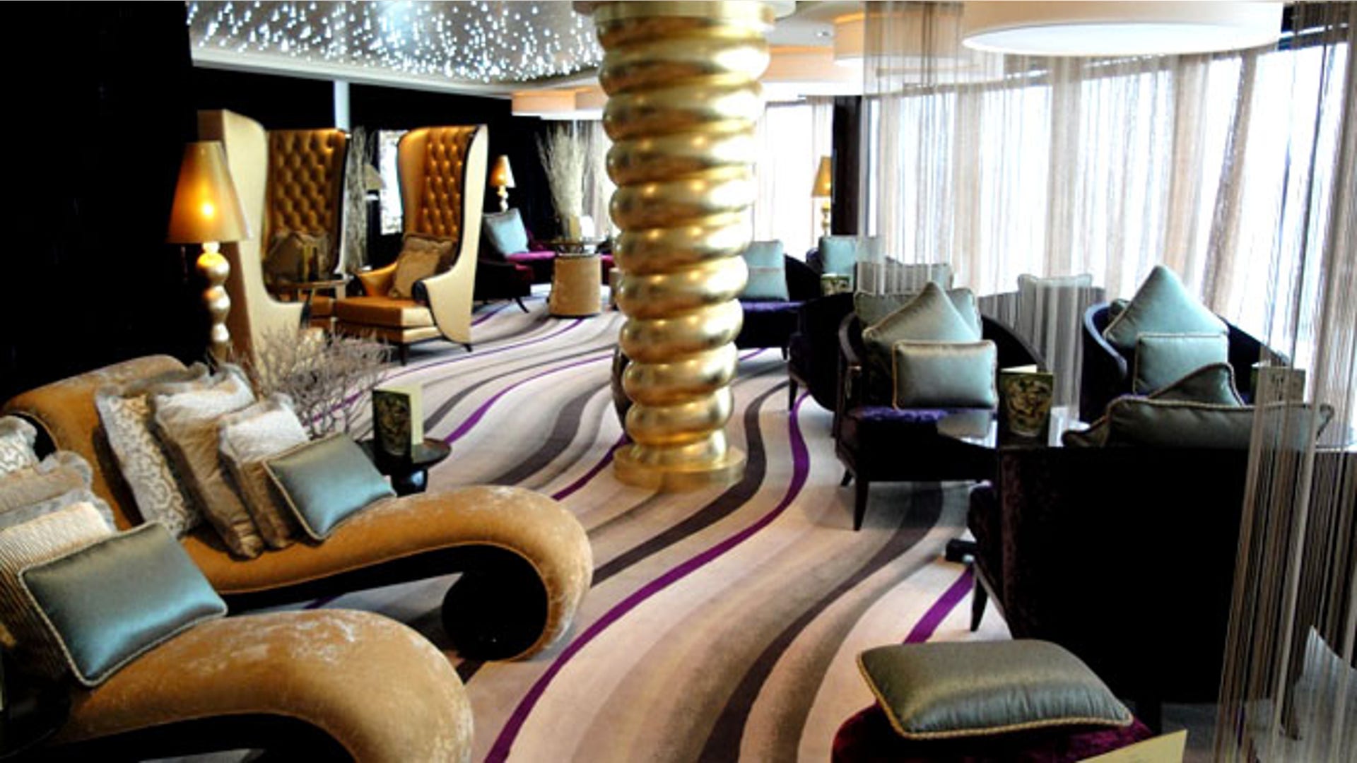 cruise_courtyardprivateloungenorwegianepic