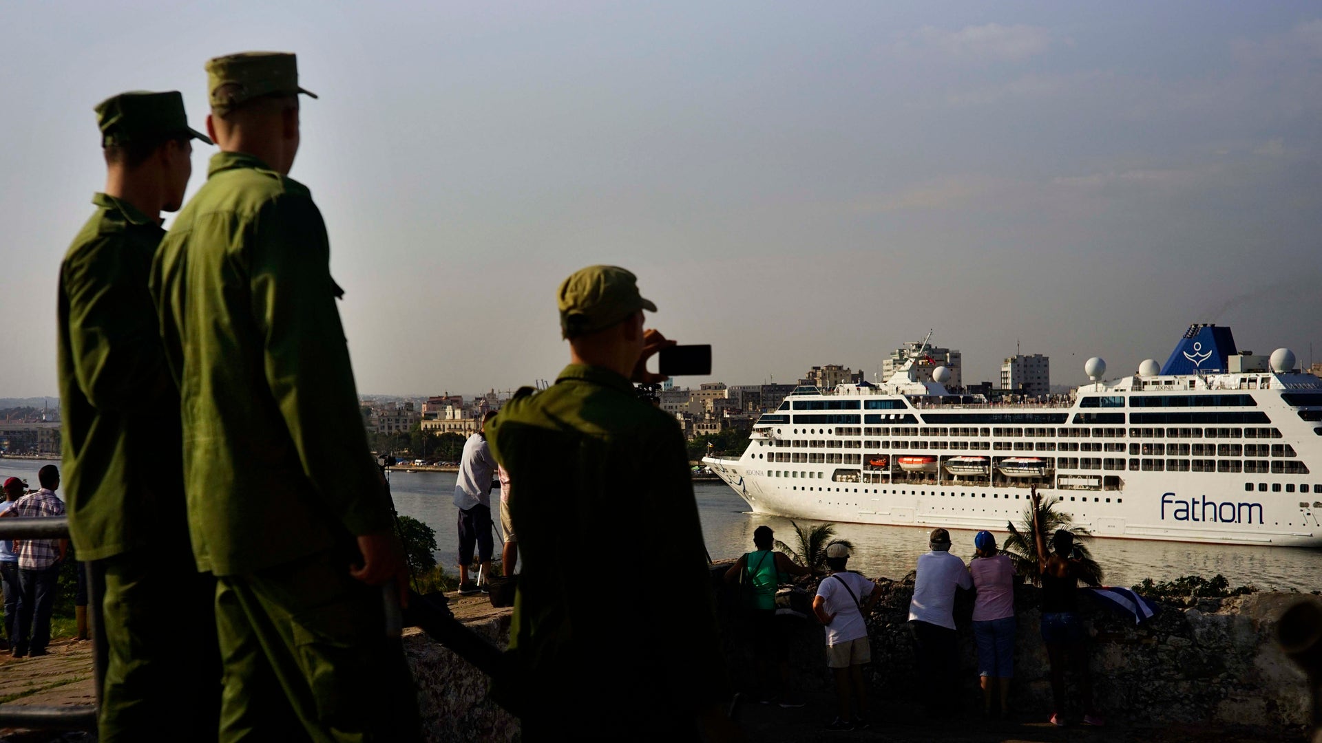 Cuba_Cruises_Vros__2_