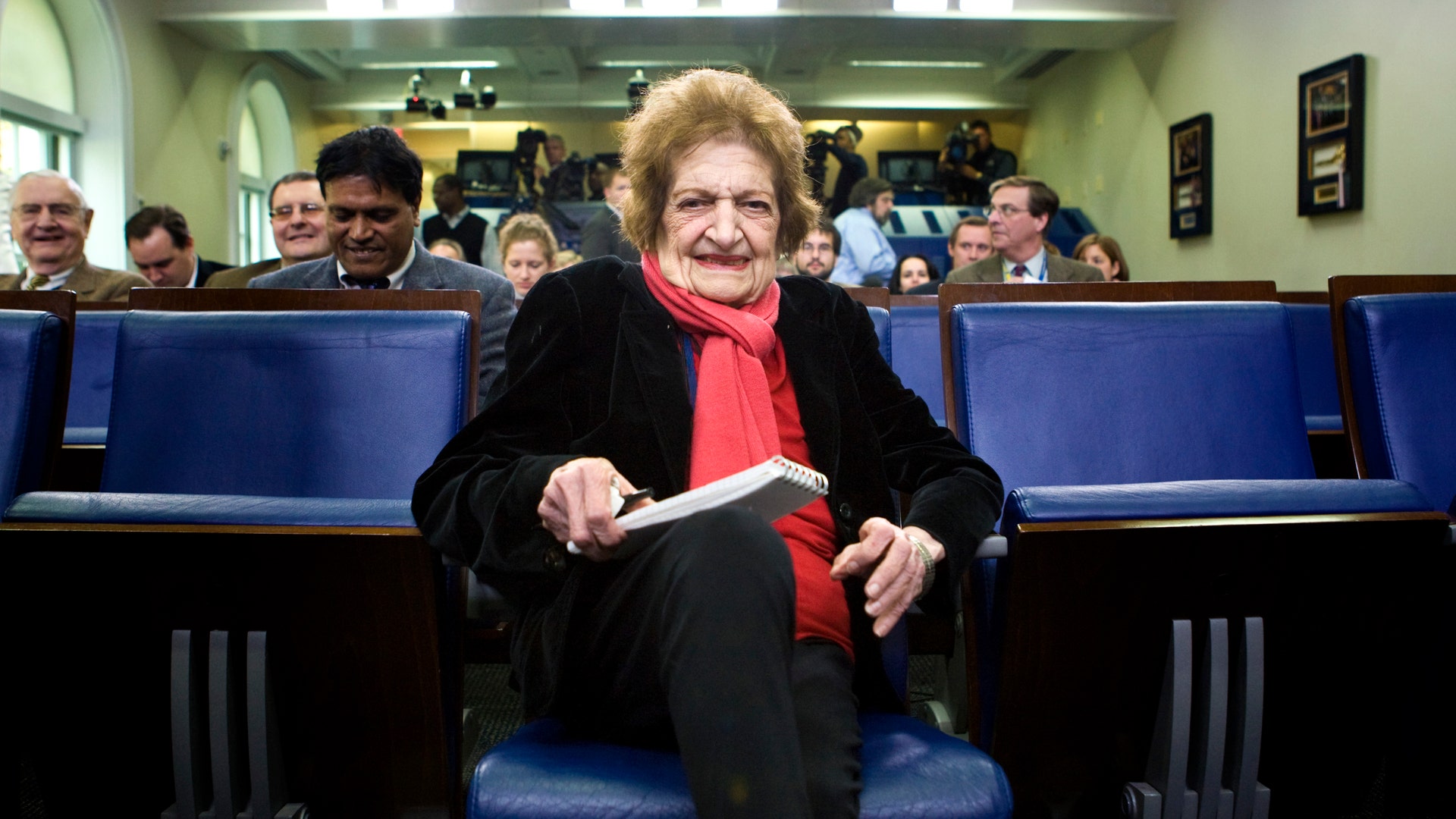 клементина хозьер. пянджали аслан. клементина огилви спенсер-черчилль. старушка плачет. роза луиза паркс.