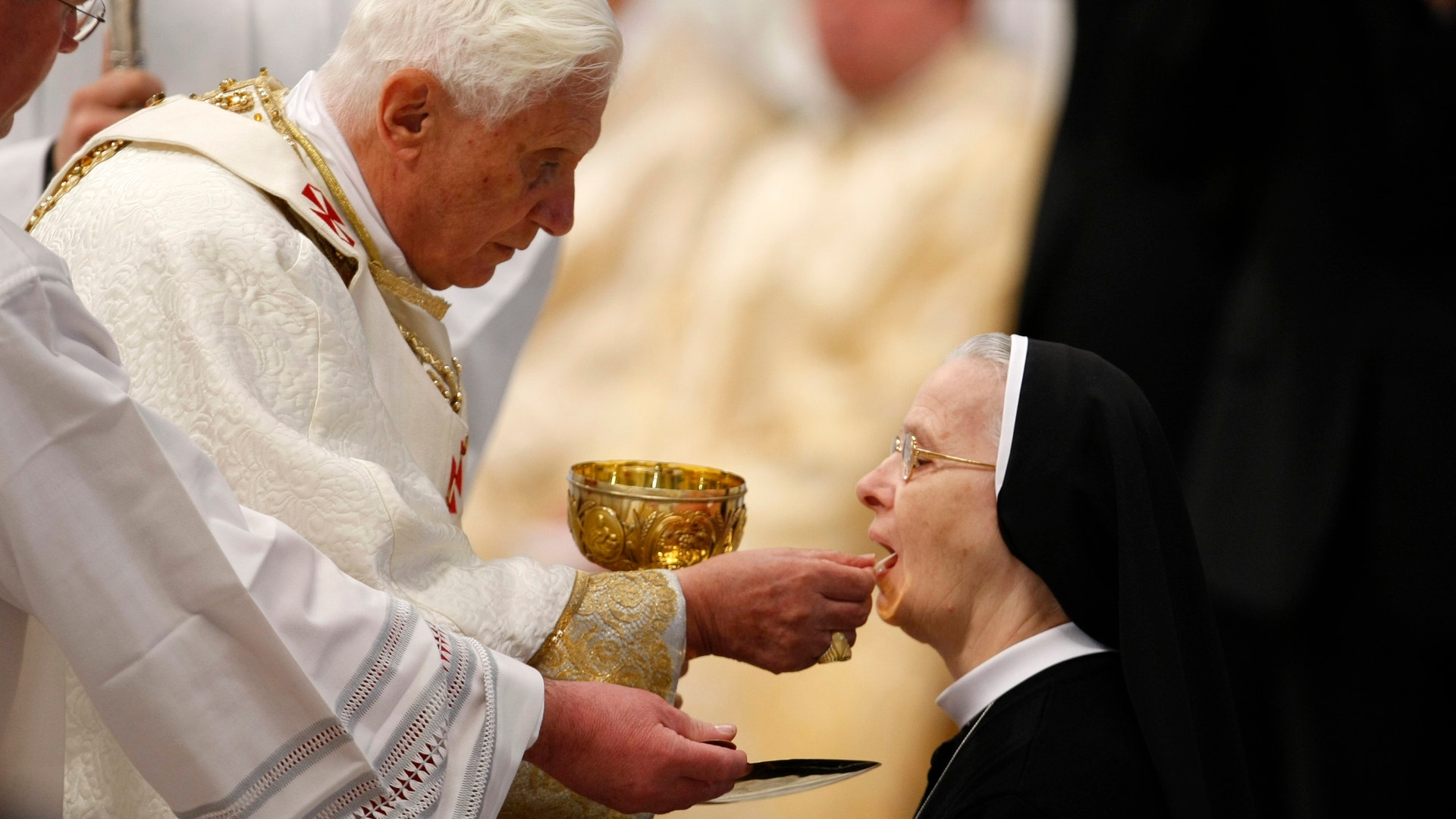 Vatican_Pope_Resigns_communion