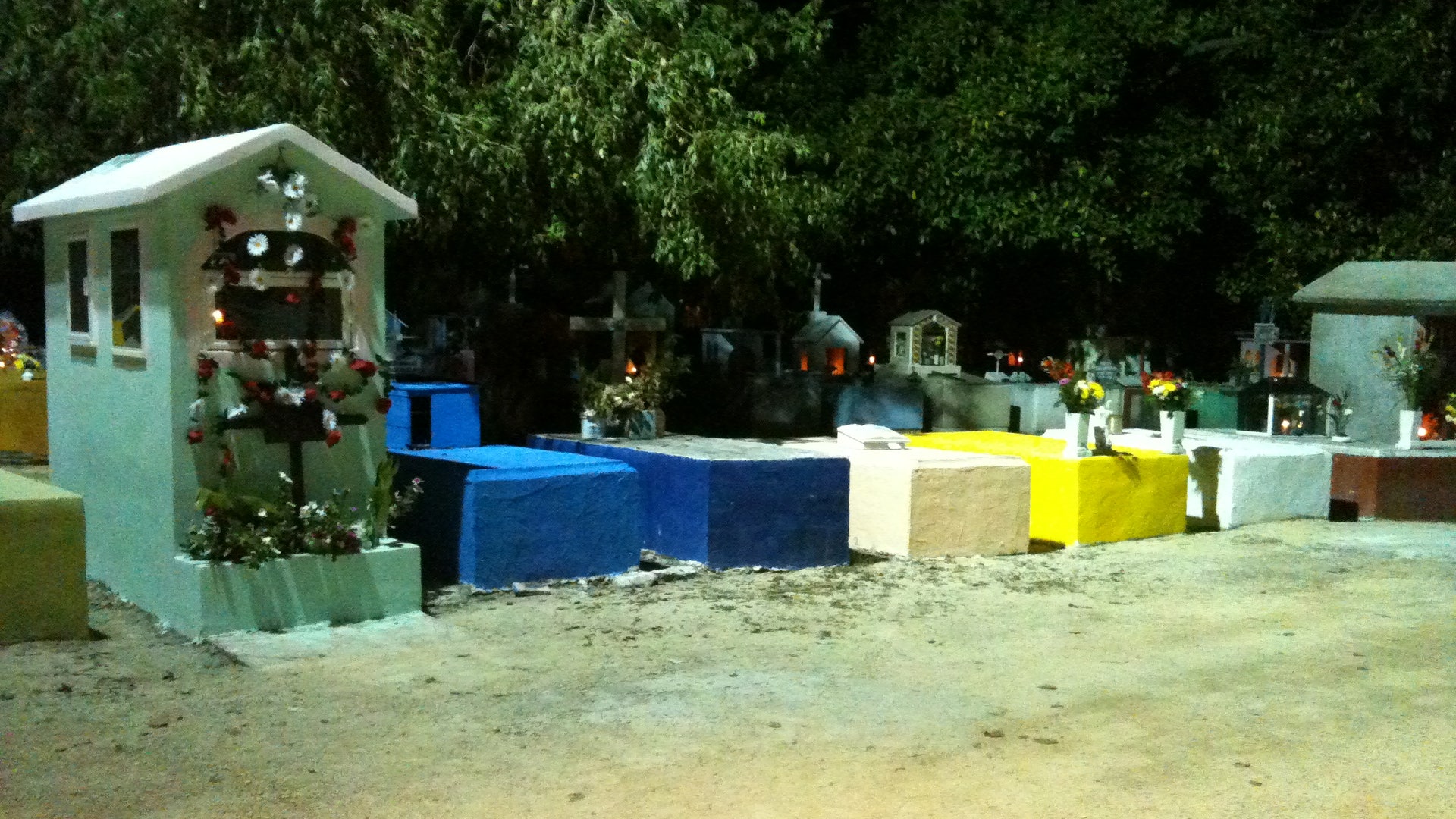 day_of_the_dead_cemetery