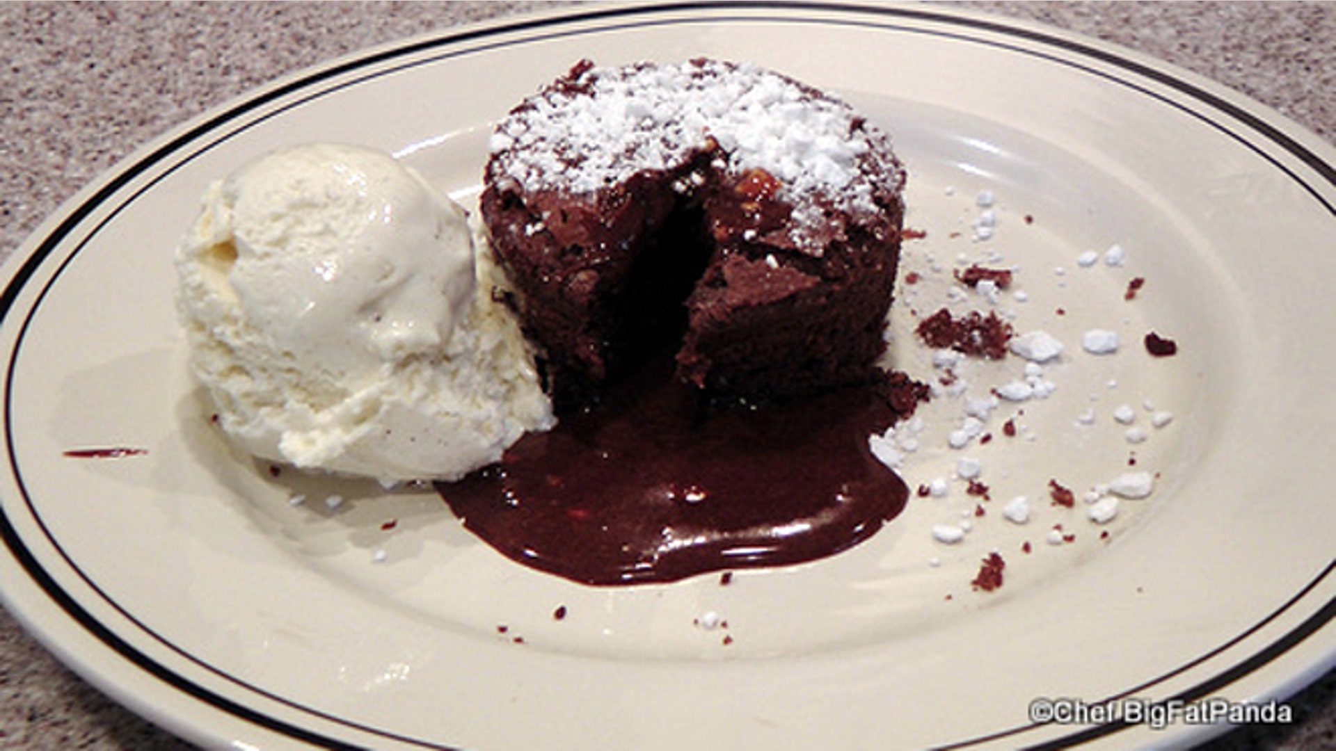 disneyfood_lavacake