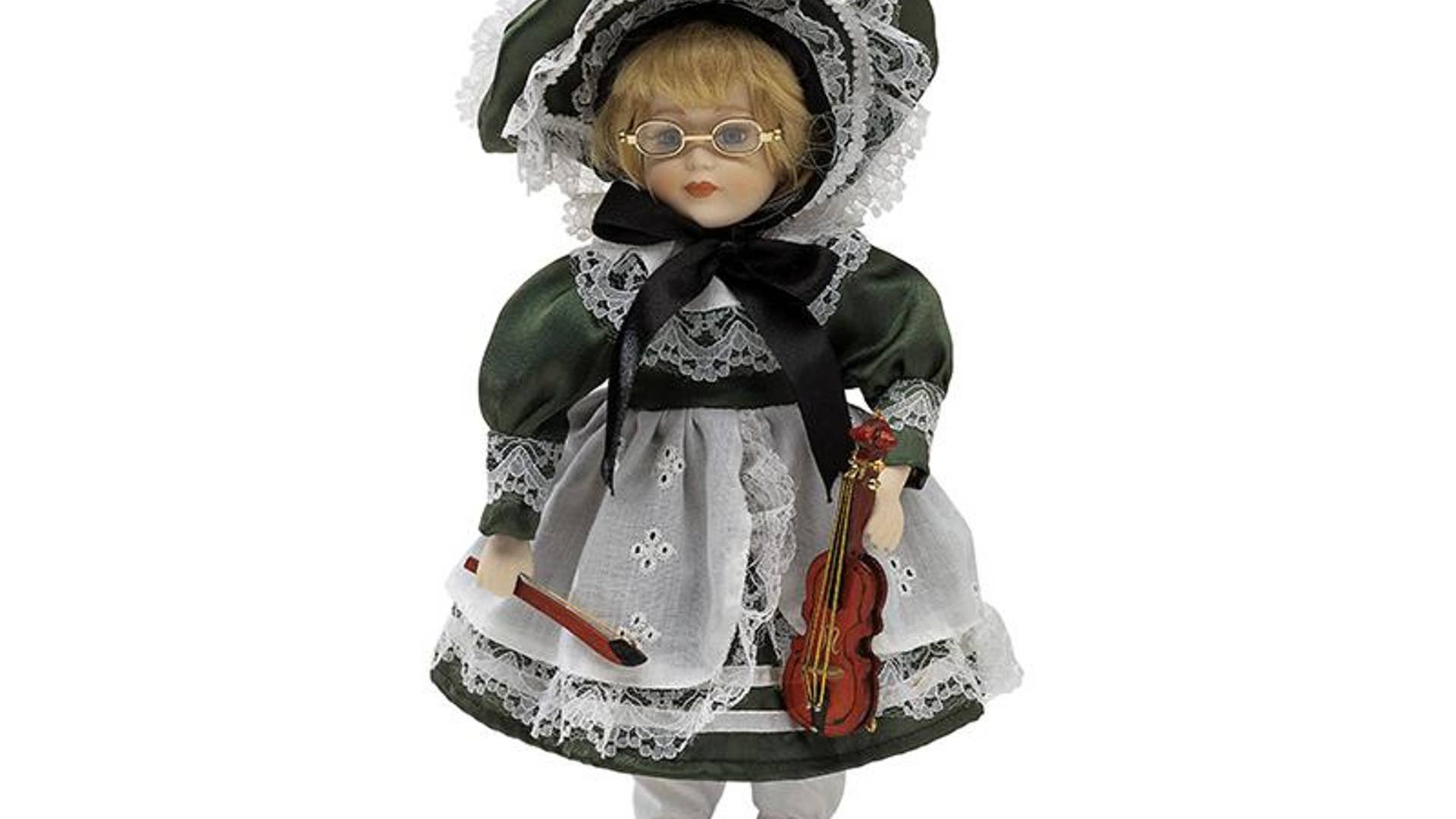 Don't Give Her: Knick Knacks