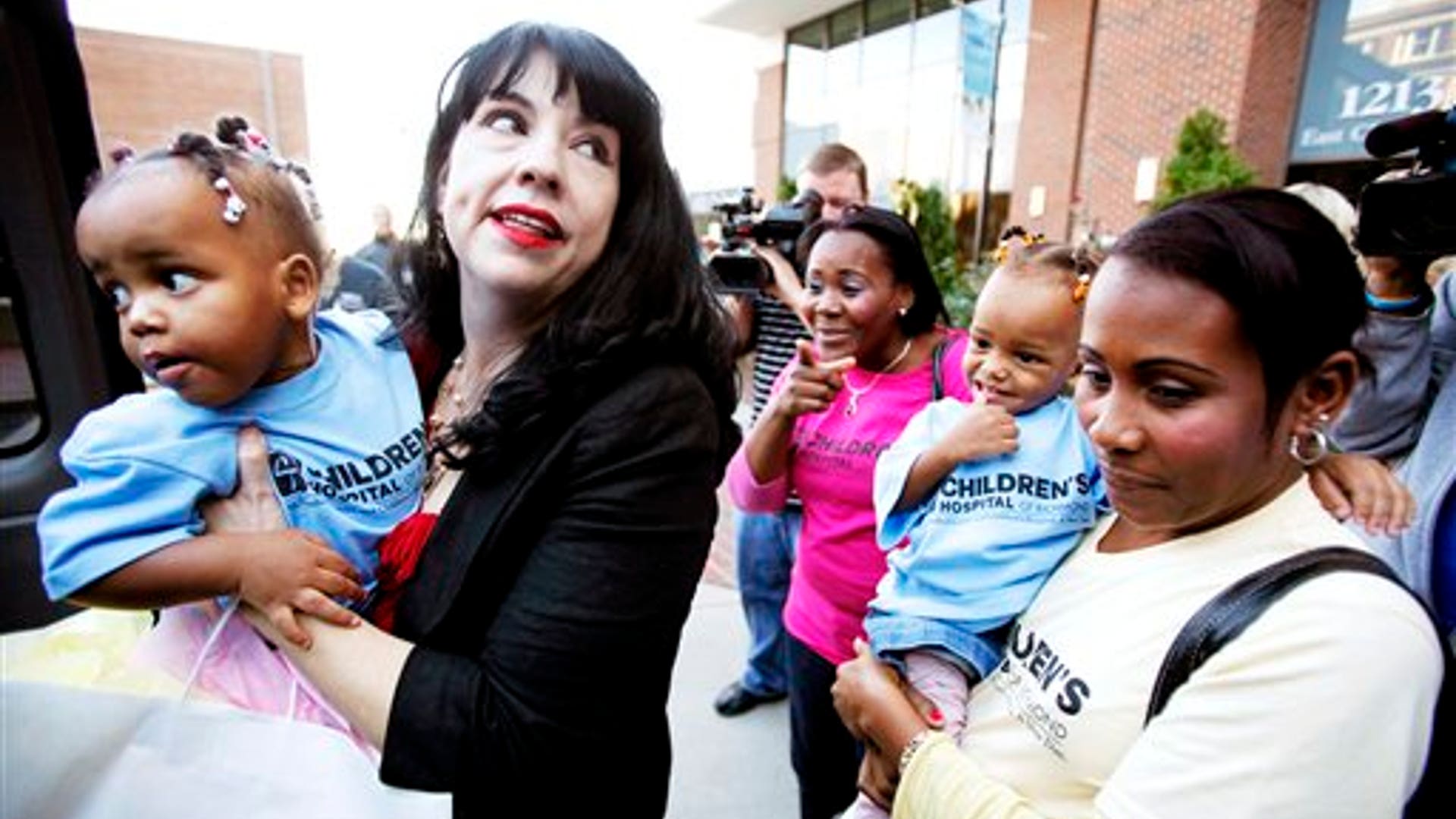 dominican_conjoined_1