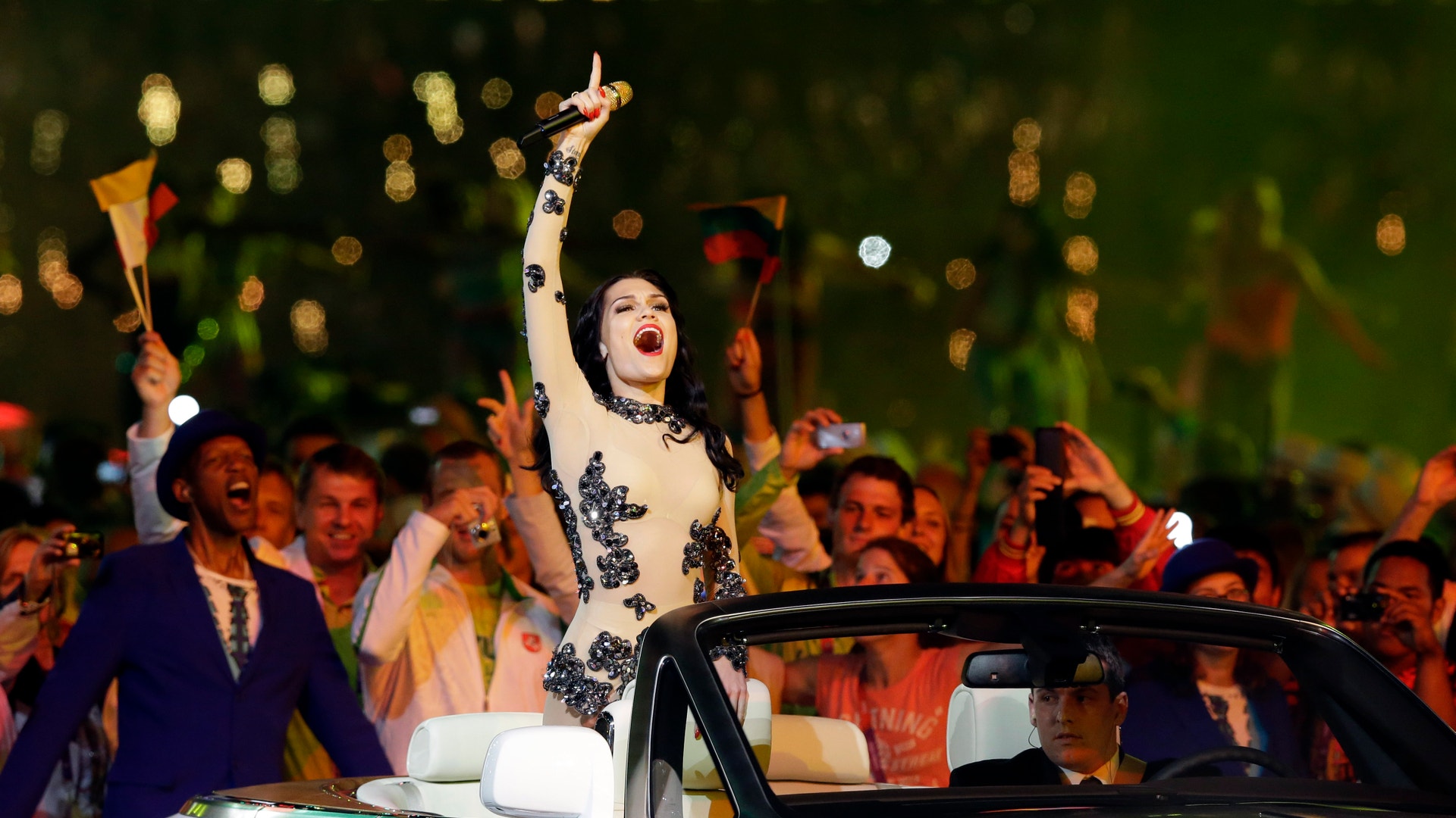 London_Olympics_Closi_Llen_14_