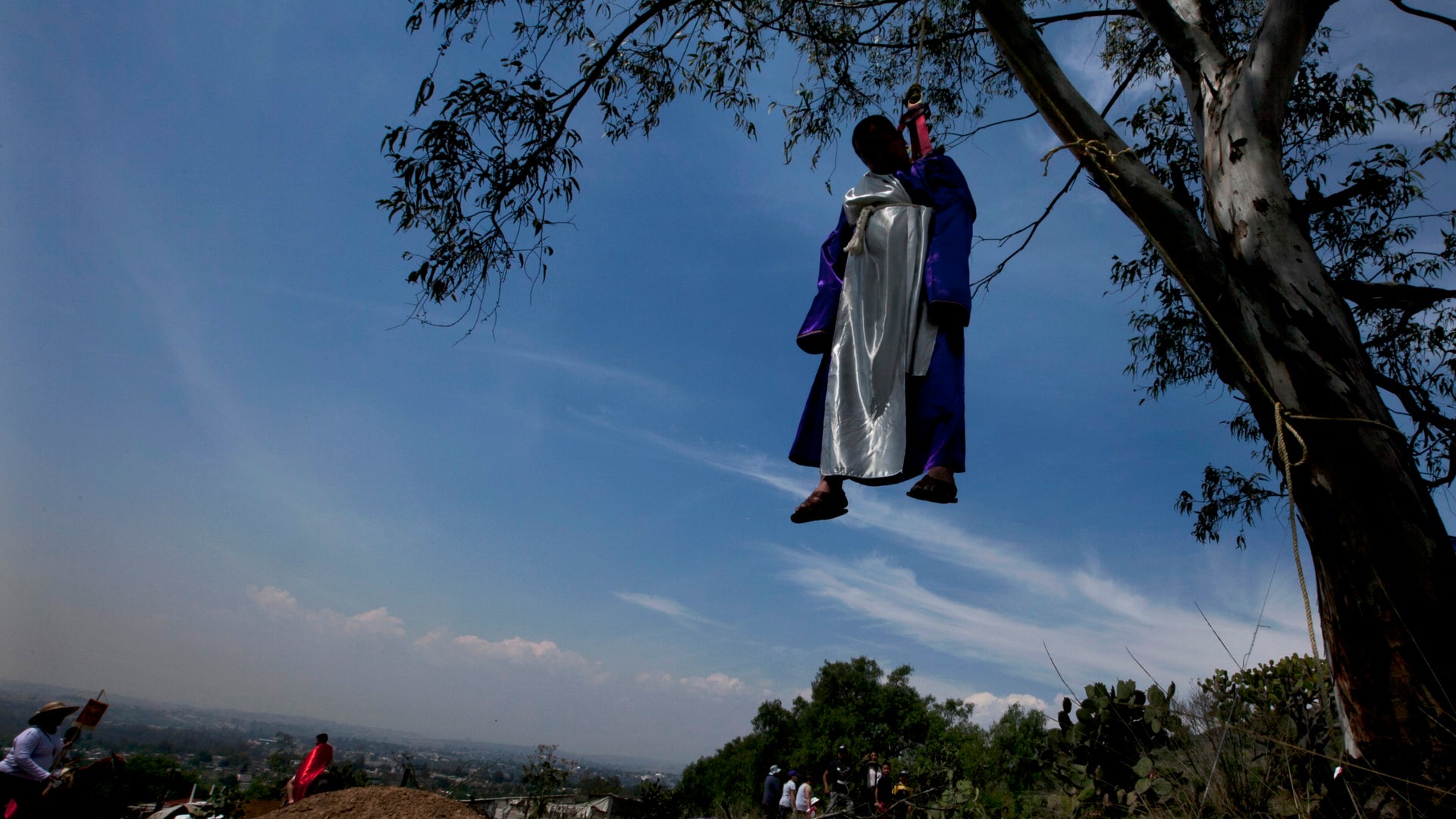 Good_Friday_LatAm__10_