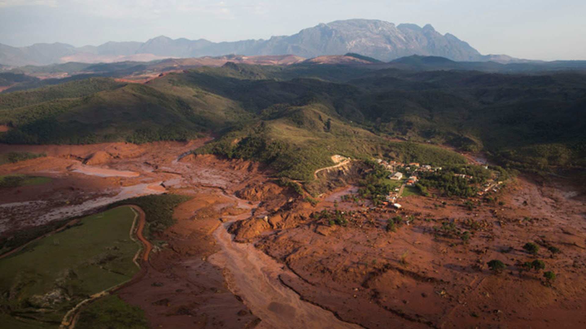 Brazil_Dam_Bursts_10