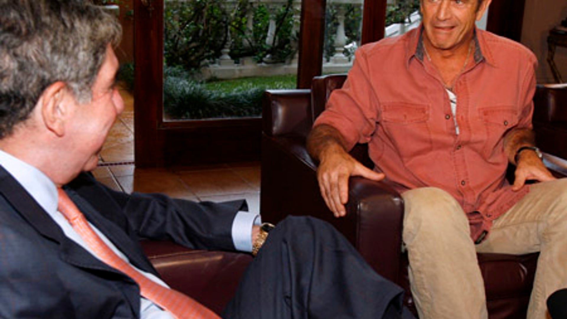 Mel Gibson and Costa Rica's President Oscar Arias