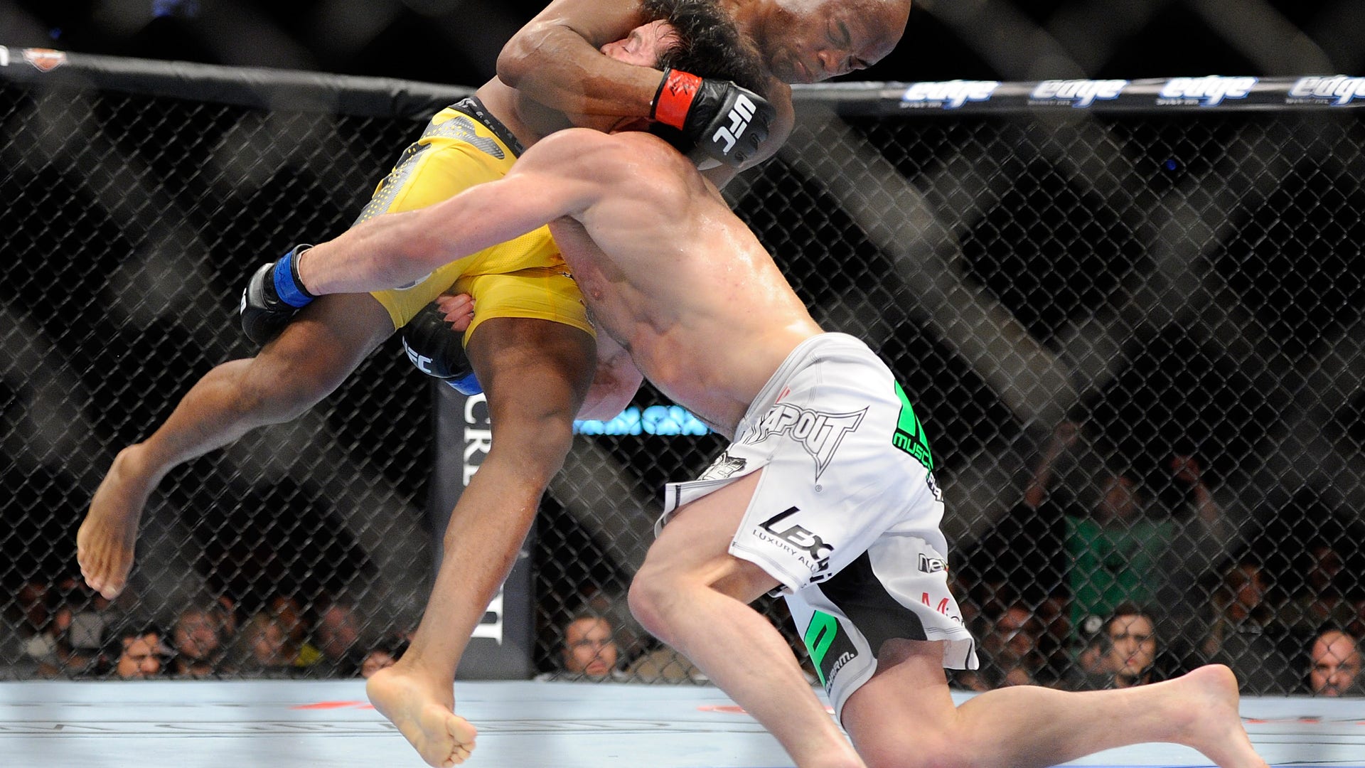 UFC_148_Mixed_Martial_Carr_9_