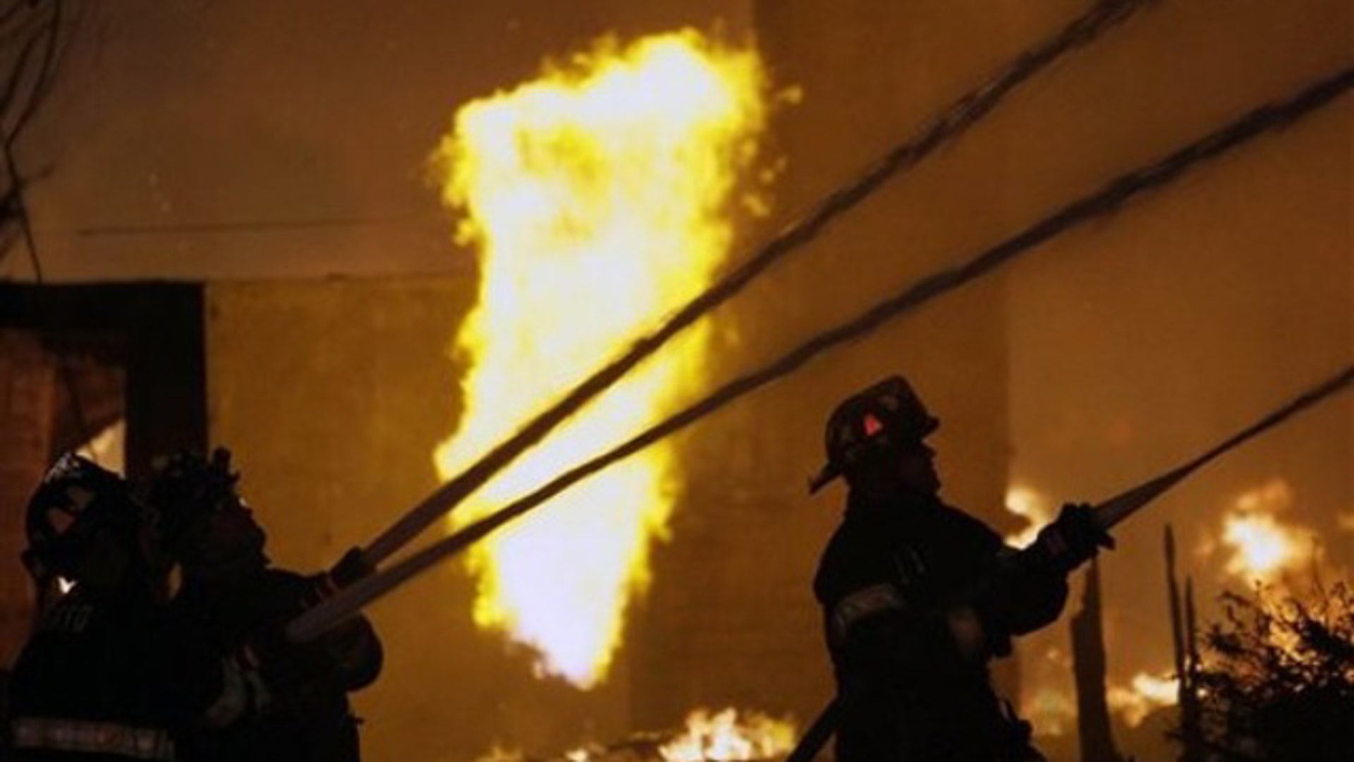 Fireball Torches Calif. Homes