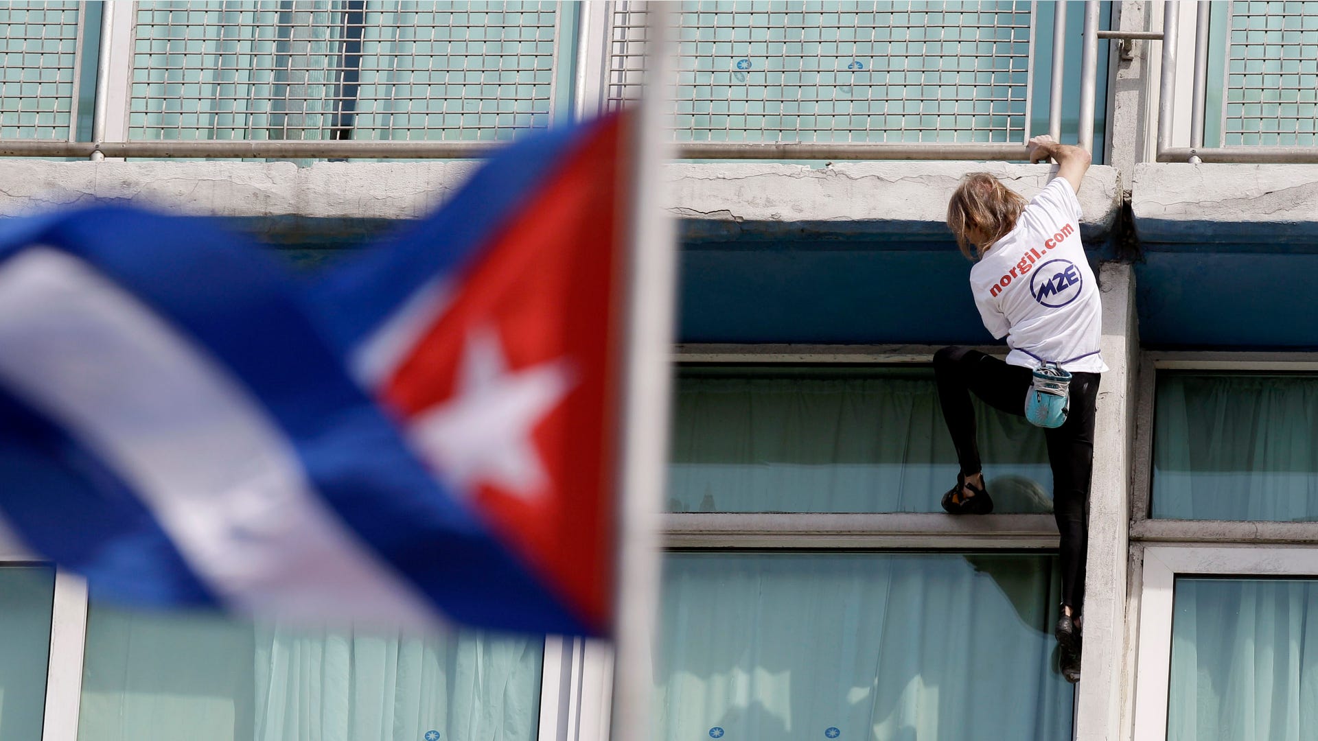 Cuba_Skyscraper_Climber__erika_garcia_foxnewslatino_com_17