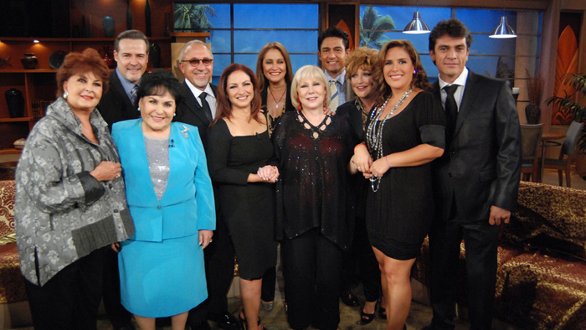 Talina Fernández, Carmen Salinas and the Crew