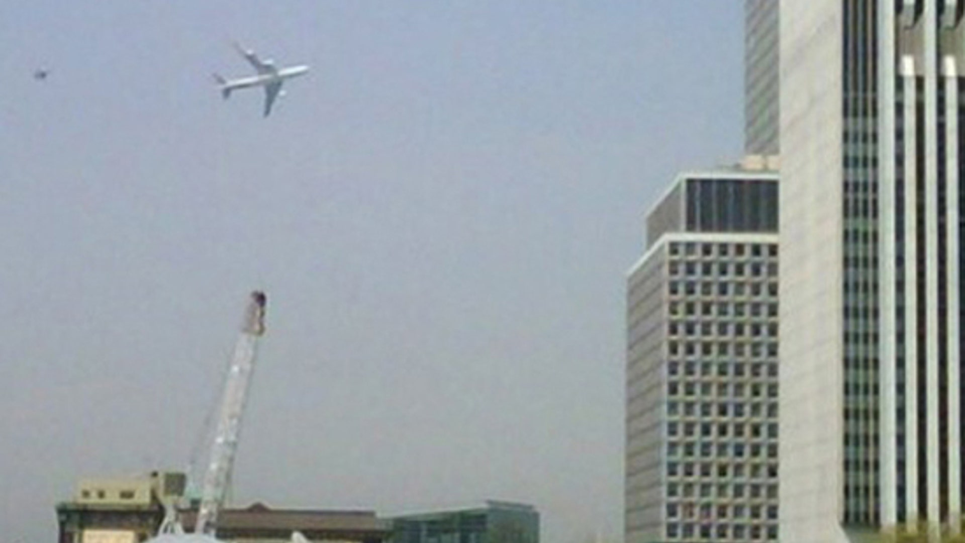 Worst photo op of the year -- Air Force One's flight over the Statue of Liberty