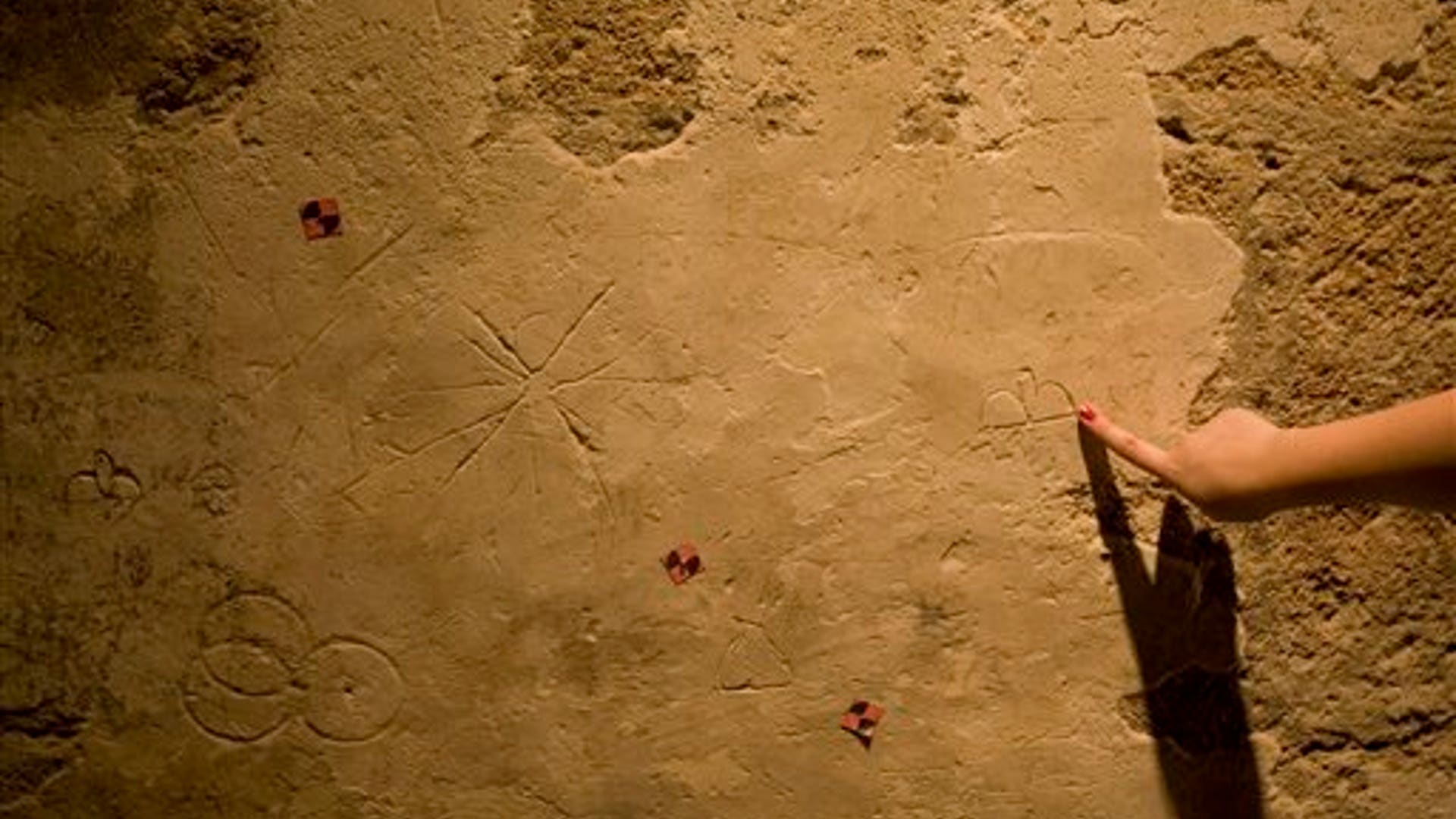 graffiti_left_by_a_medieval_traveler